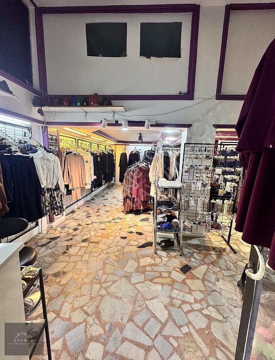 *çevrem* Kanarya'da Acil Devren Kiralık Bayan Giyim Mağazası - Görsel 2