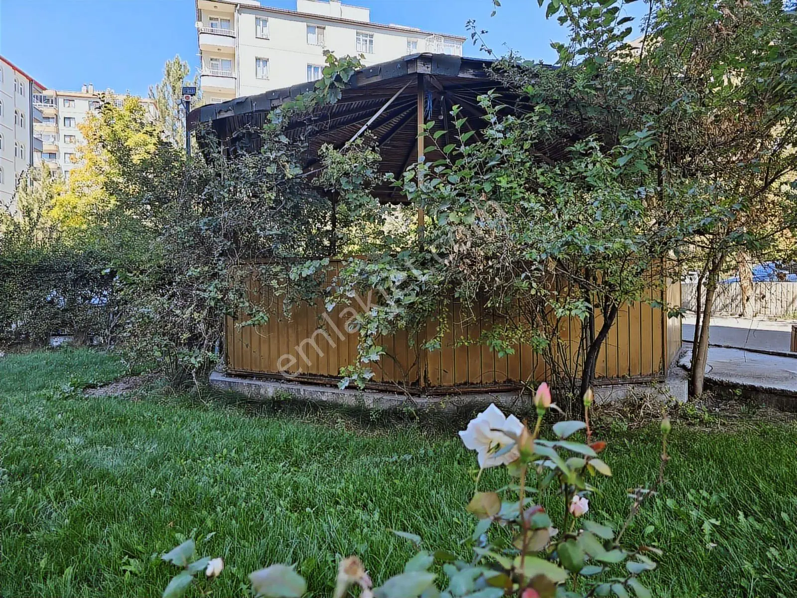 Erciyesevler'de 3+1 Ferah Daire, Merkezi, Geniş Ve Ulaşımı Kolay - Görsel 2