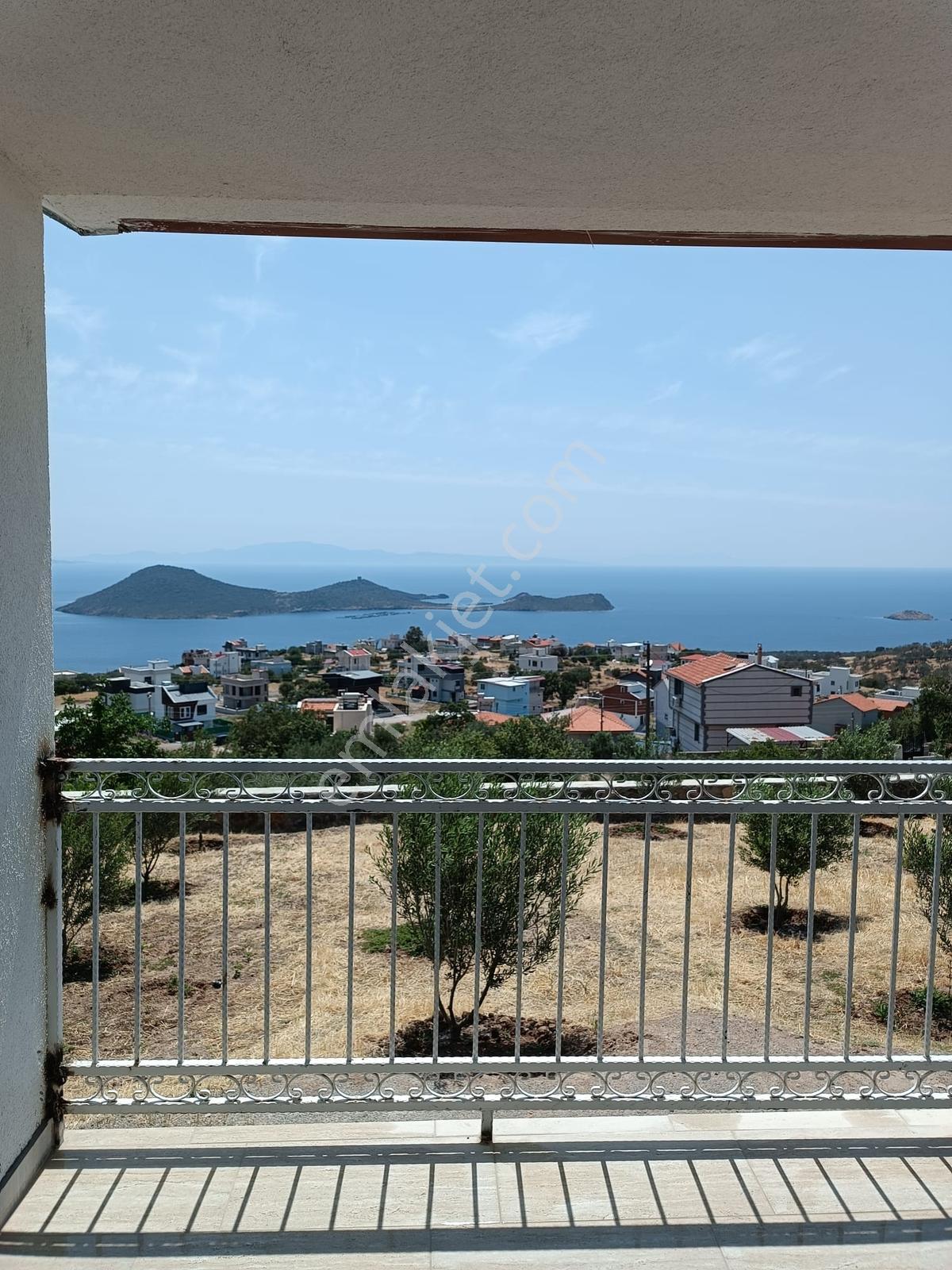 Çandarlı Bimeyko Sitesinde Deniz Manzaralı Müstakil Bahçeli Ev - Görsel 30