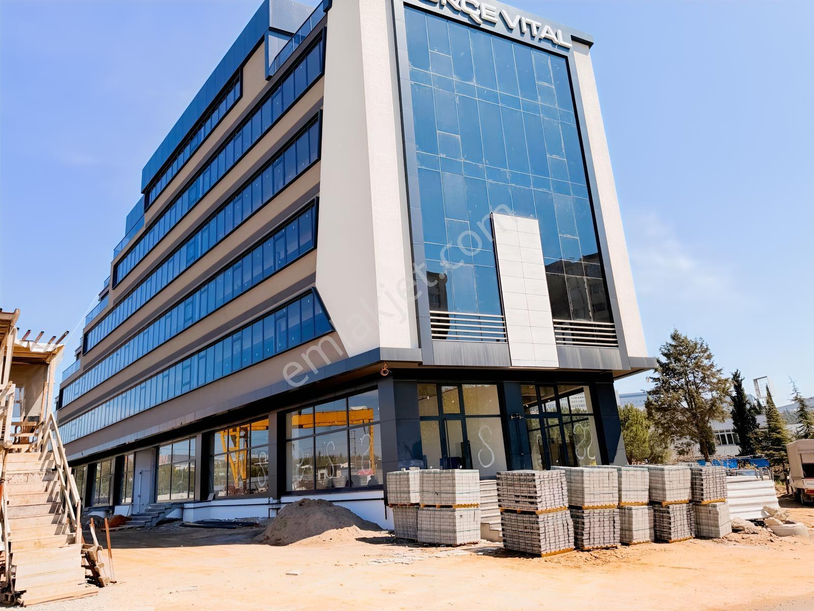 Gökçe Vital | Prestijli, Teknolojik Ve Sosyal Ofis - Görsel 24