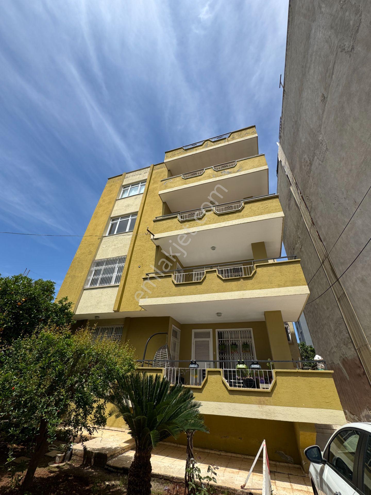 Kıyıboyu Cd. Yakınında 3+1 Metroya 10 Dk 185 M2 Saray Yavrusu!
