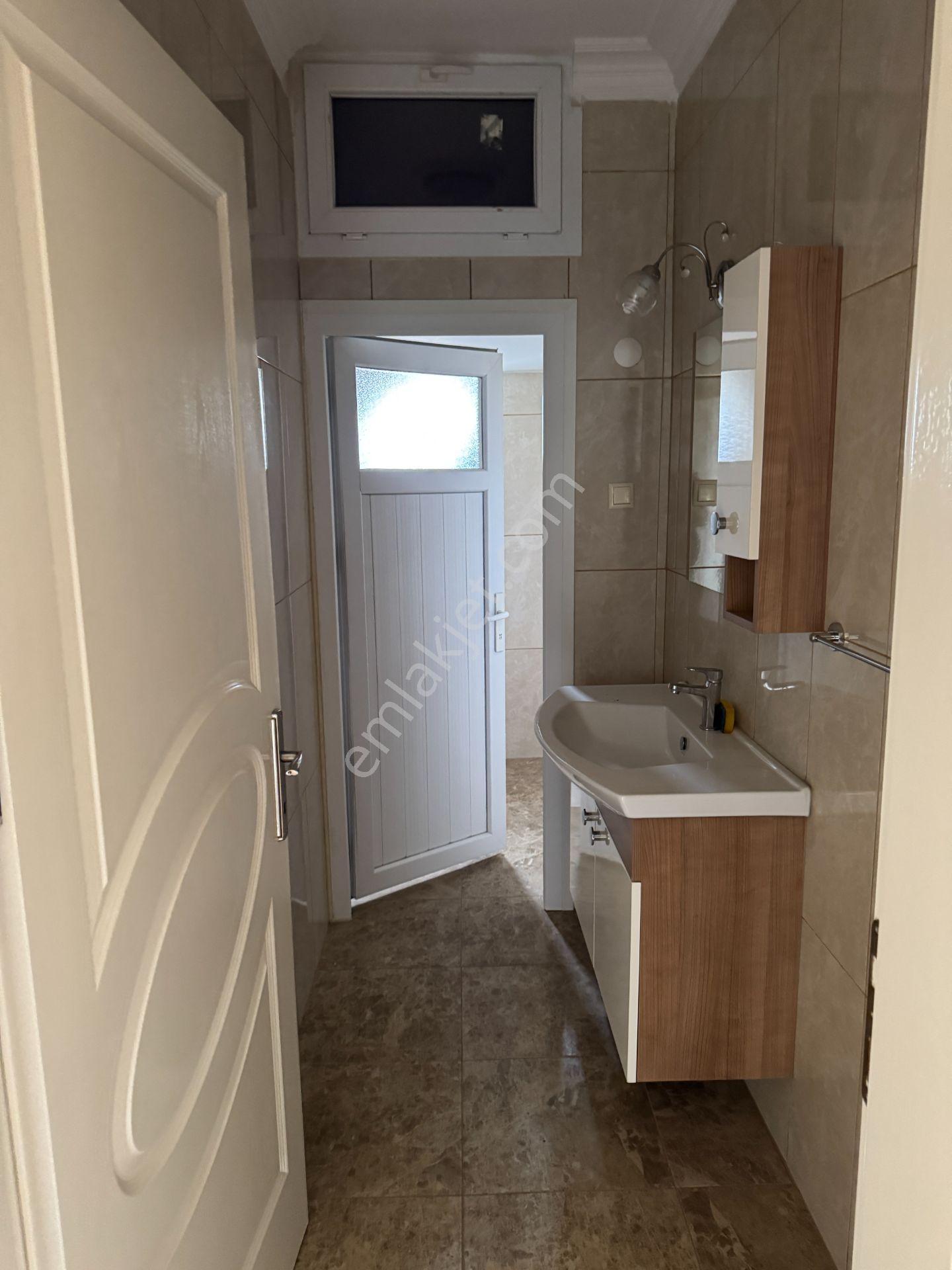 Kıyıboyu Cd. Yakınında 3+1 Metroya 10 Dk 185 M2 Saray Yavrusu! - Görsel 22