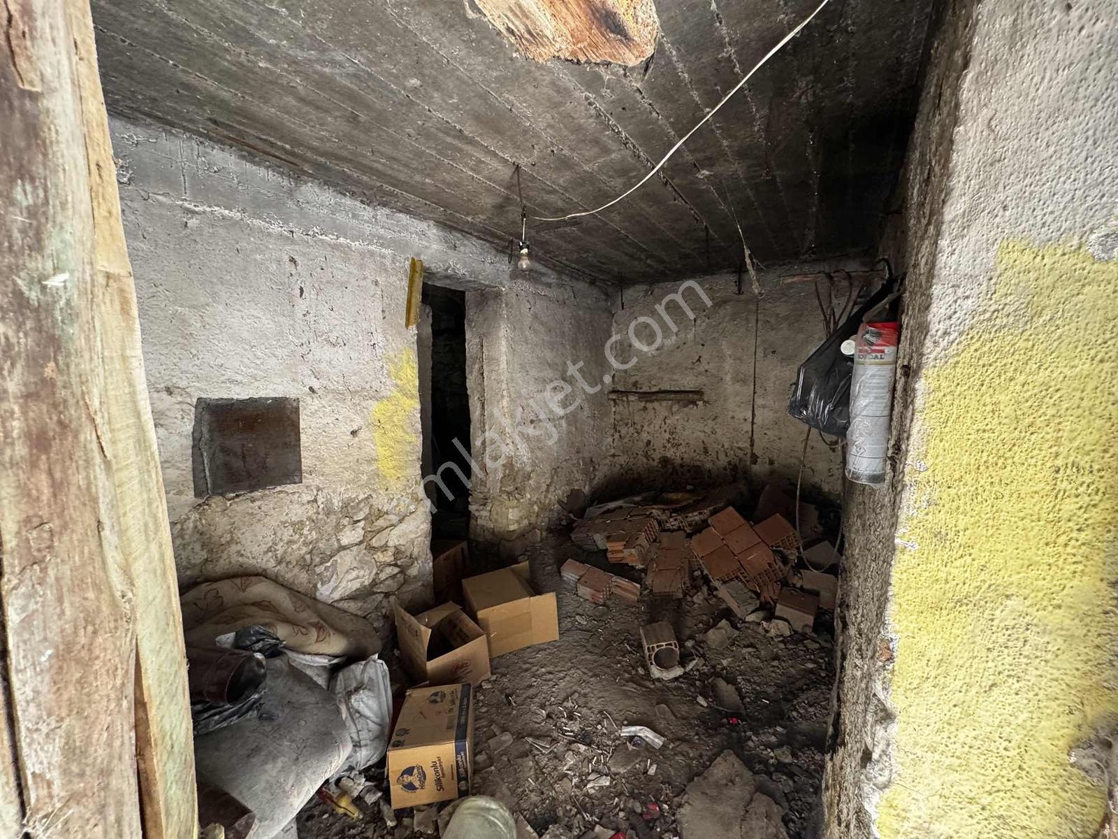 Samsacı Mahallesinde Satılık Müstakil - Görsel 24