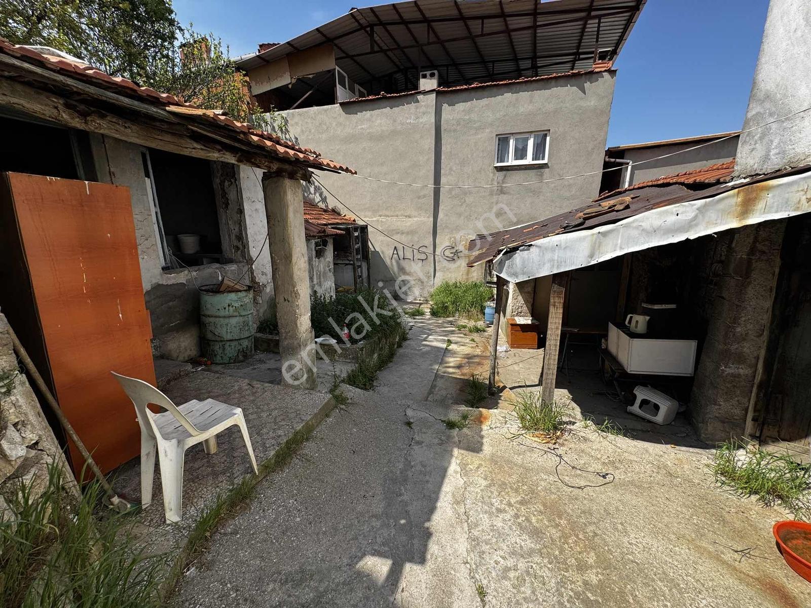 Samsacı Mahallesinde Satılık Müstakil - Görsel 8