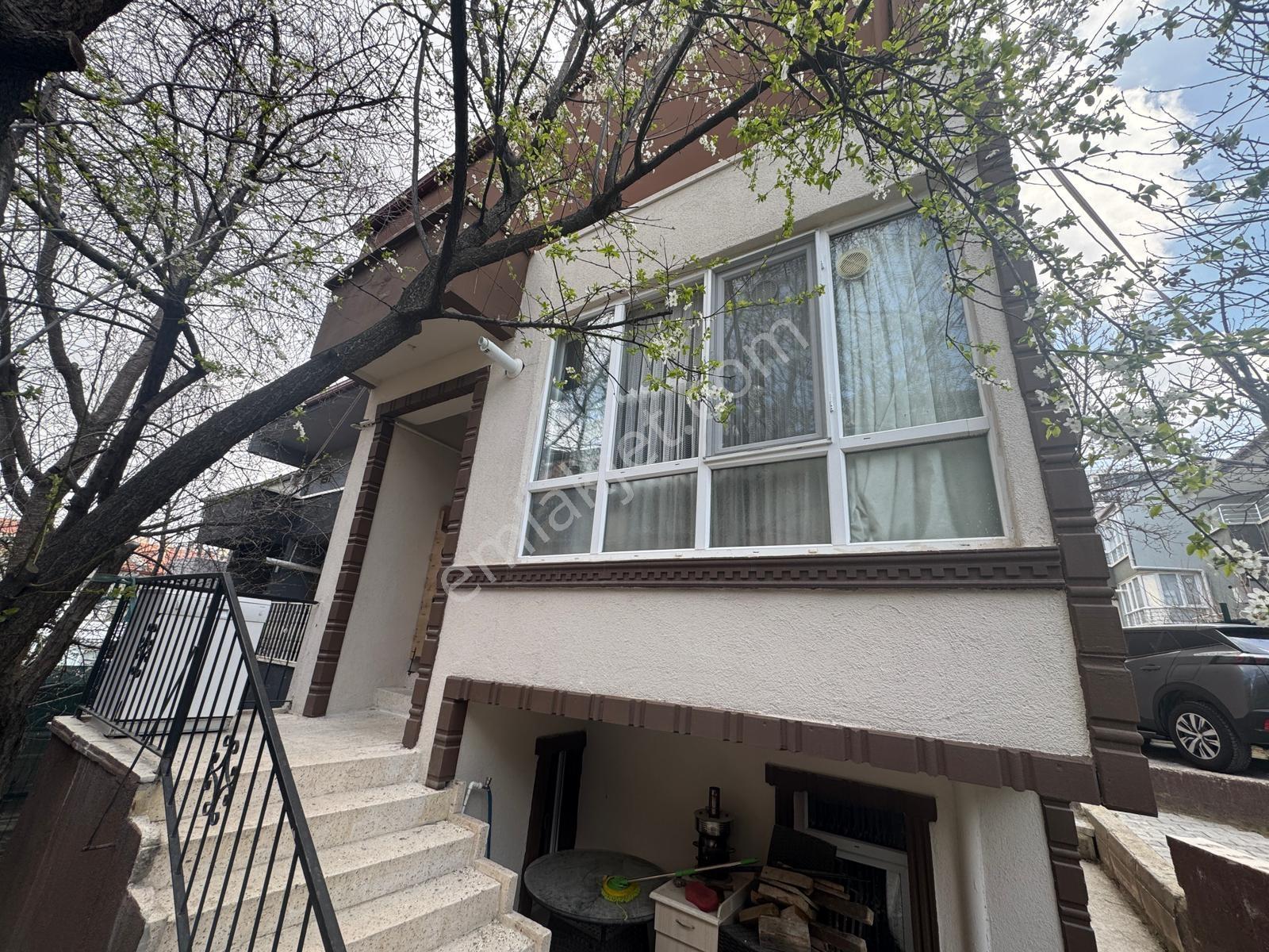 Mamak Kıbrısköy De Satılık 6+1 3 Katlı Vılla