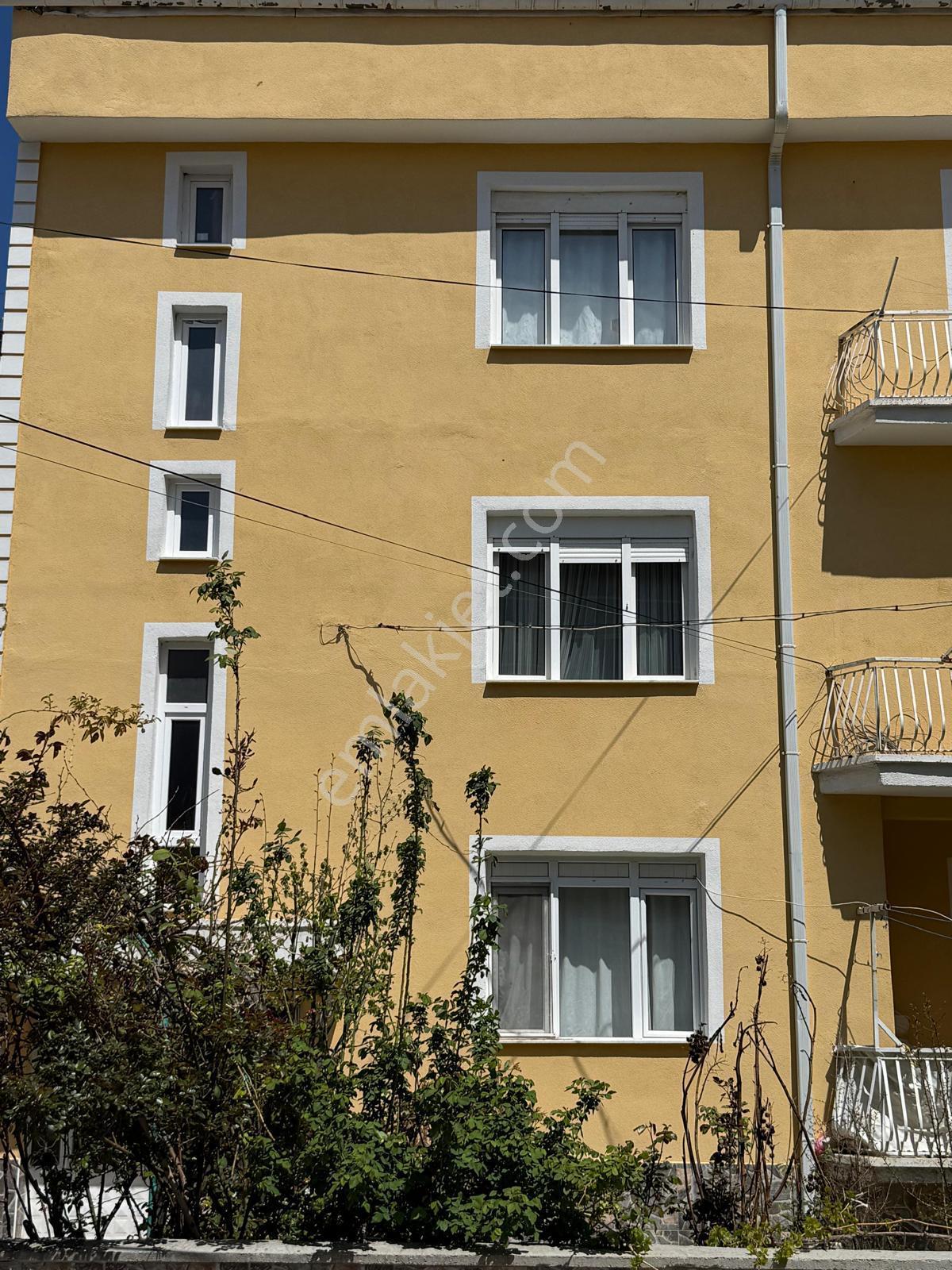 Erkam Emlaktan Ilgın Merkezde 3 Katlı İçi Sıfır Yapılı Müstakil Ev - Görsel 3