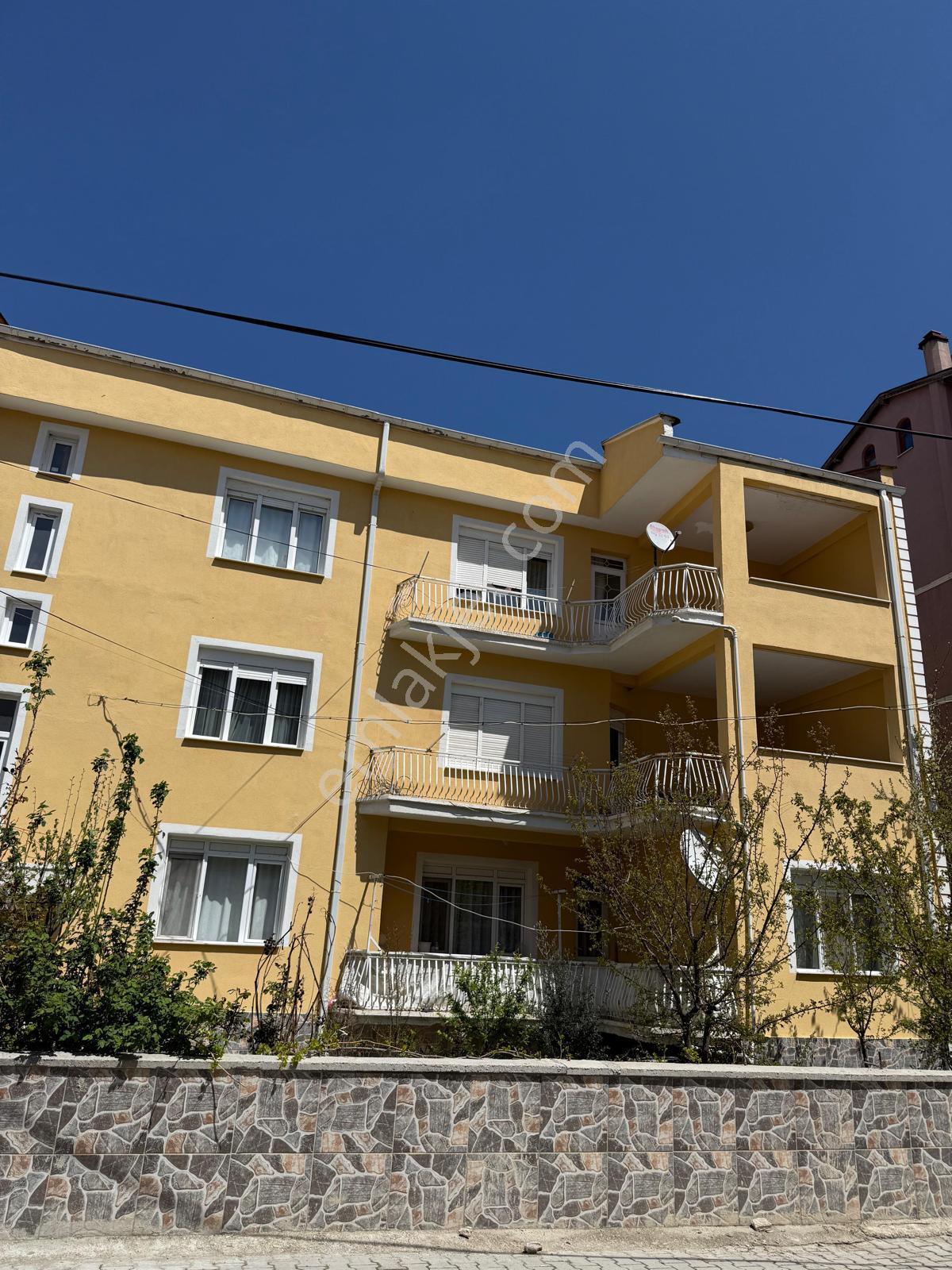 Erkam Emlaktan Ilgın Merkezde 3 Katlı İçi Sıfır Yapılı Müstakil Ev - Görsel 2