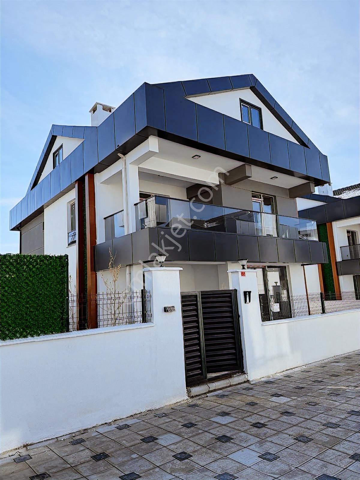 Hedef Emlak'tan Eğriköprüde Ultra Lüx Villa