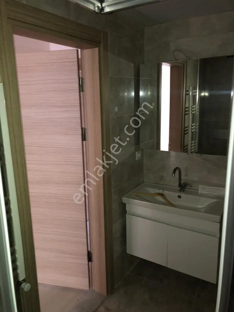 Özsoy Emlak Edirne'den Erasta Arkası Kiracılı Satılık 1+1 Daire - Görsel 4