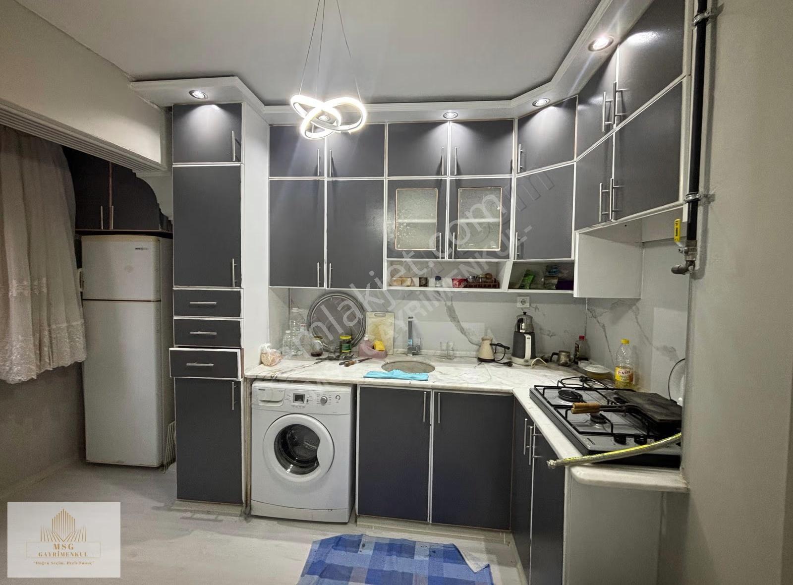 Msg'den Bornova Atatürk Mahallesinde Tadilatlı 3+1 Fırsat Daire - Görsel 24