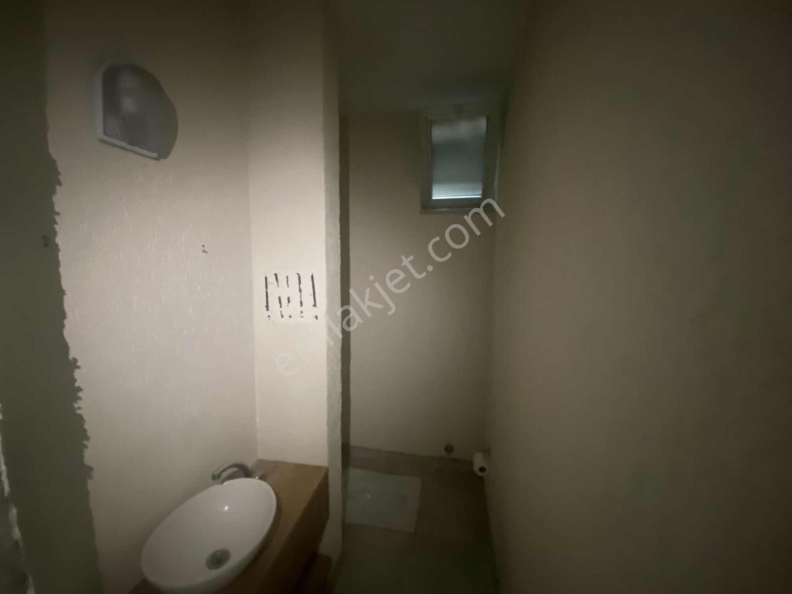 Meydanda Kiralık İş Yeri - Görsel 15