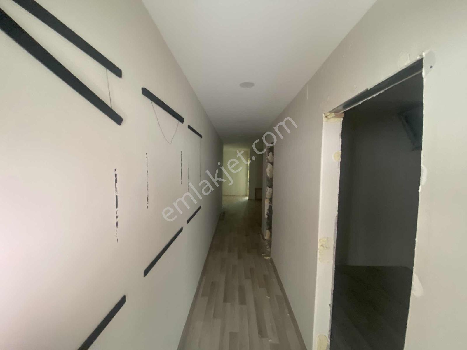 Meydanda Kiralık İş Yeri - Görsel 14