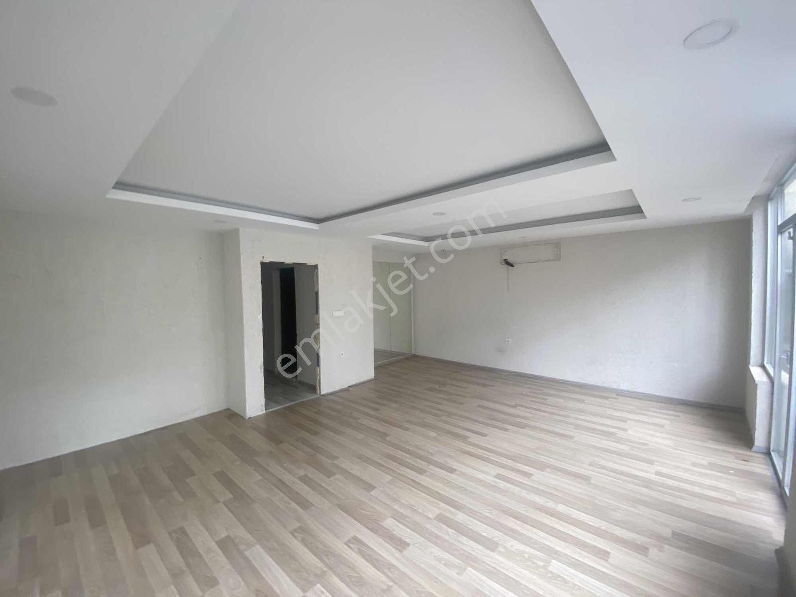 Meydanda Kiralık İş Yeri - Görsel 2