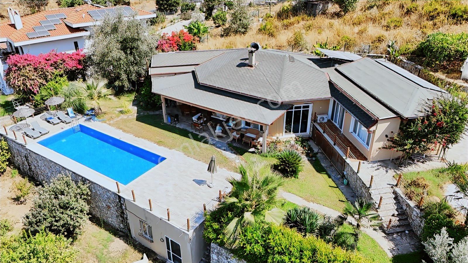 Ula Şirinköy 2500 M2 Arsa İçinde Satılık Müştemilatlı Müstakilev
