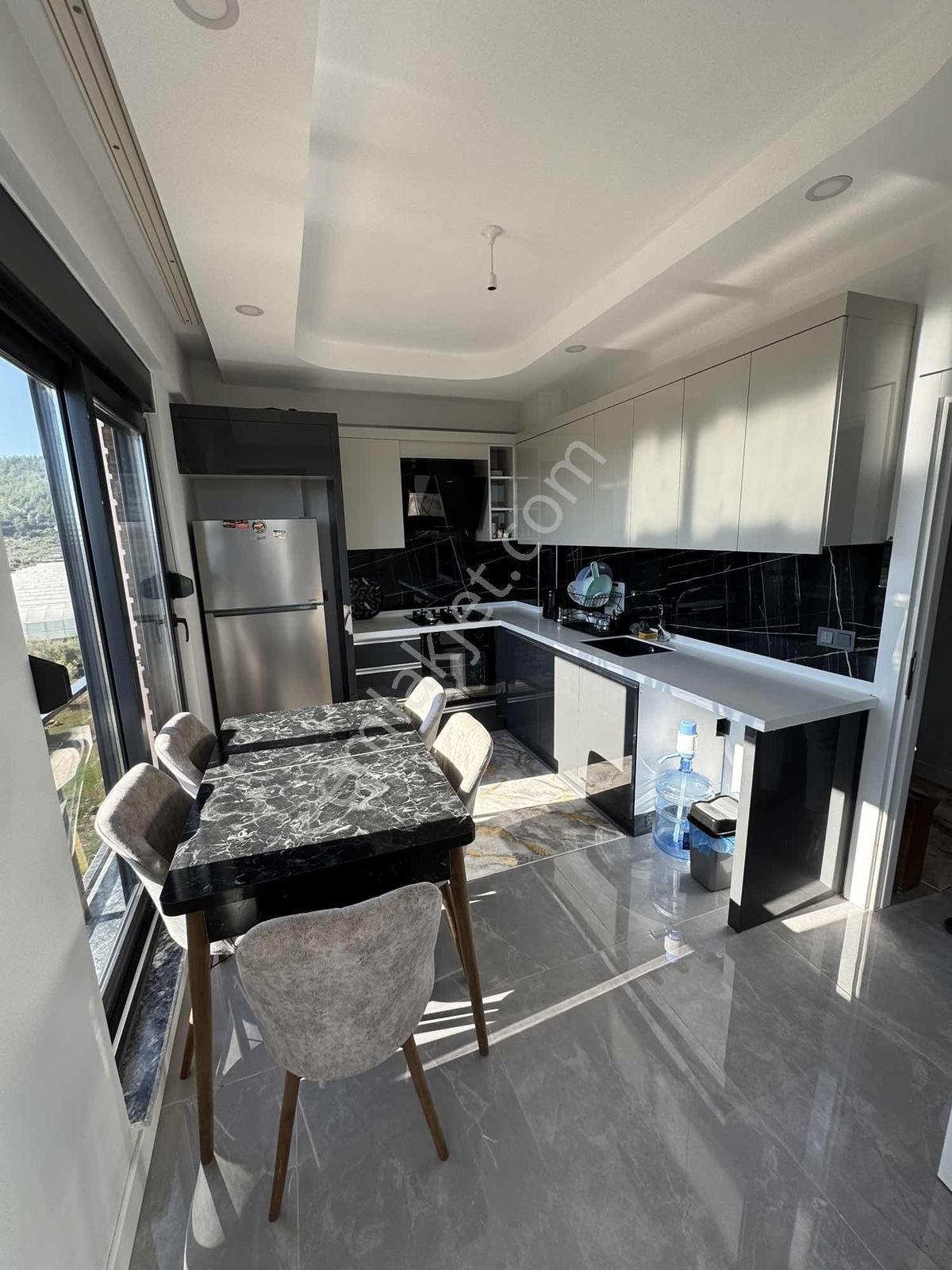 Ful Sıfır Eşya Aydoğmuşda Havuzlu Ebeveyn Banyosu Çift Balkon - Görsel 24