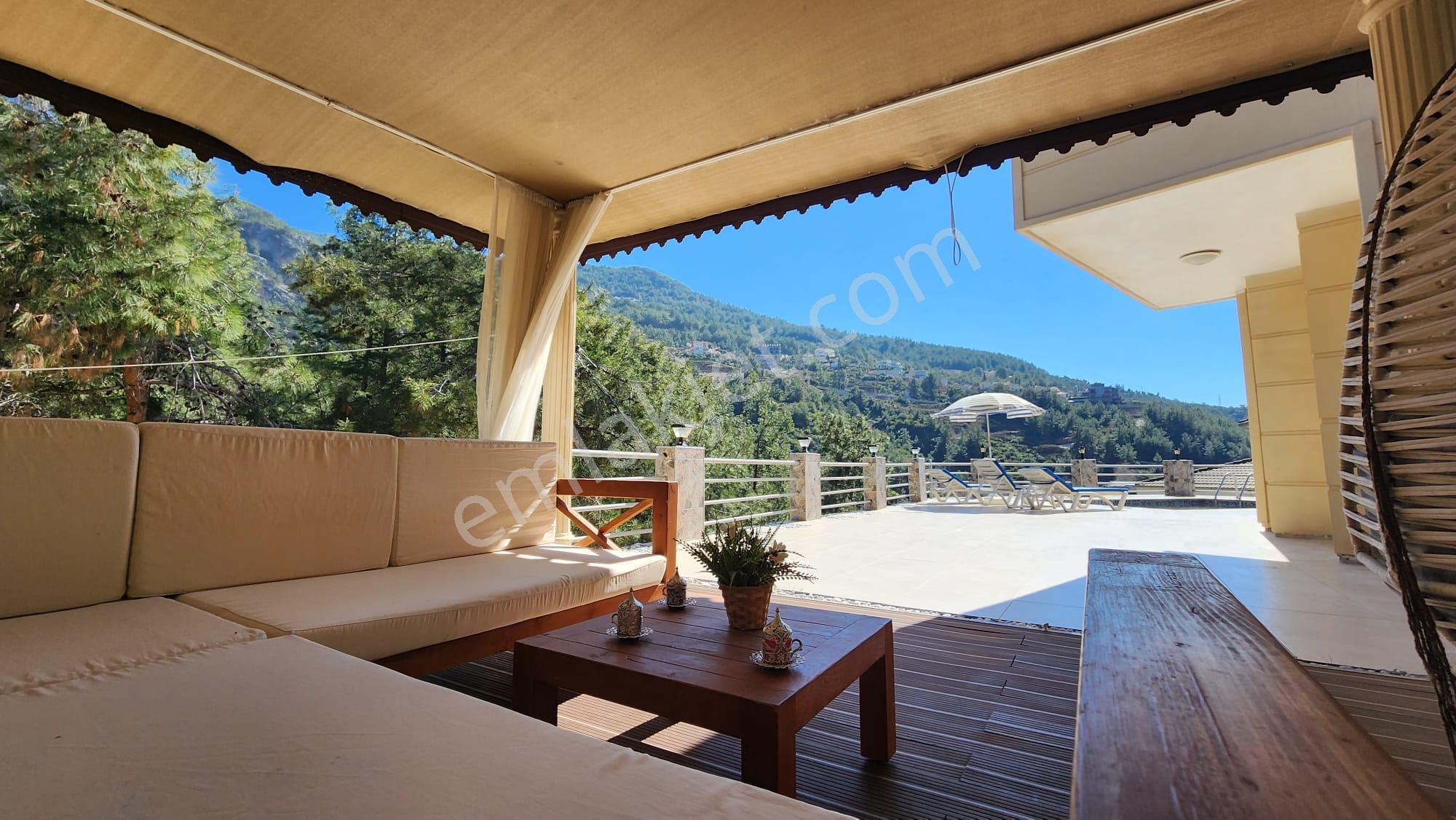 Alanya Tepede 4+1 İki Katlı Ozel Sauna 330 M2 Satılık Villa - Görsel 4