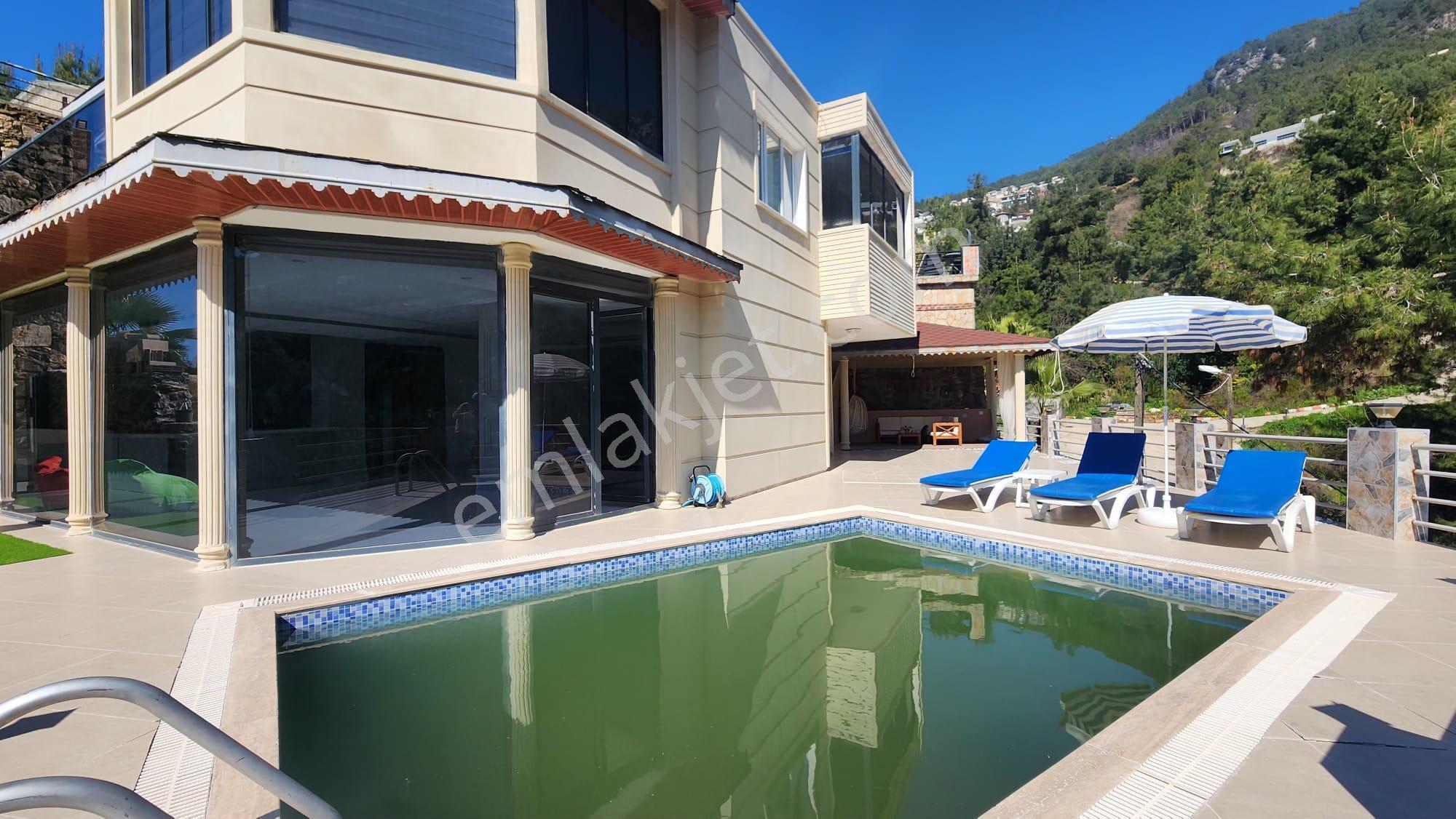 Alanya Tepede 4+1 İki Katlı Ozel Sauna 330 M2 Satılık Villa - Görsel 30