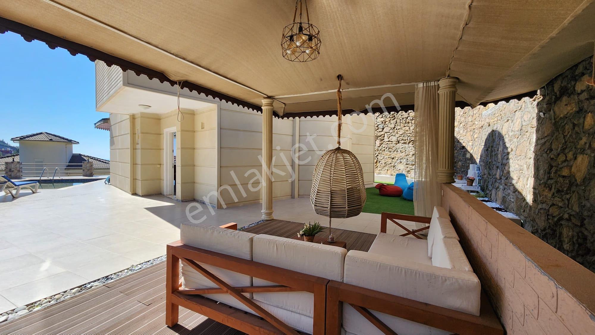 Alanya Tepede 4+1 İki Katlı Ozel Sauna 330 M2 Satılık Villa - Görsel 3