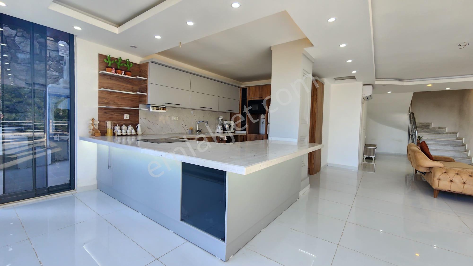 Alanya Tepede 4+1 İki Katlı Ozel Sauna 330 M2 Satılık Villa - Görsel 6