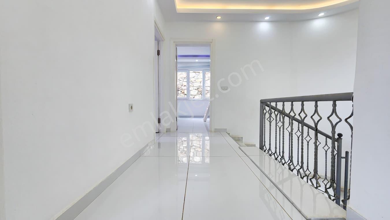 Alanya Tepede 4+1 İki Katlı Ozel Sauna 330 M2 Satılık Villa - Görsel 18