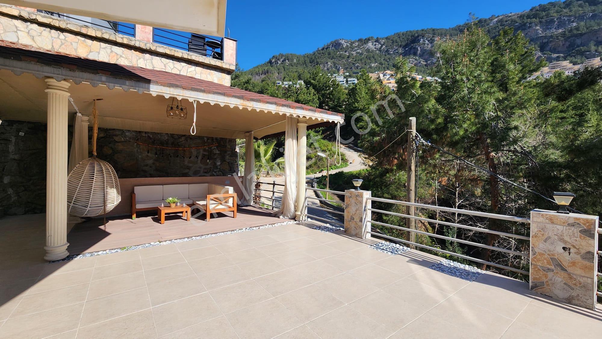Alanya Tepede 4+1 İki Katlı Ozel Sauna 330 M2 Satılık Villa - Görsel 5