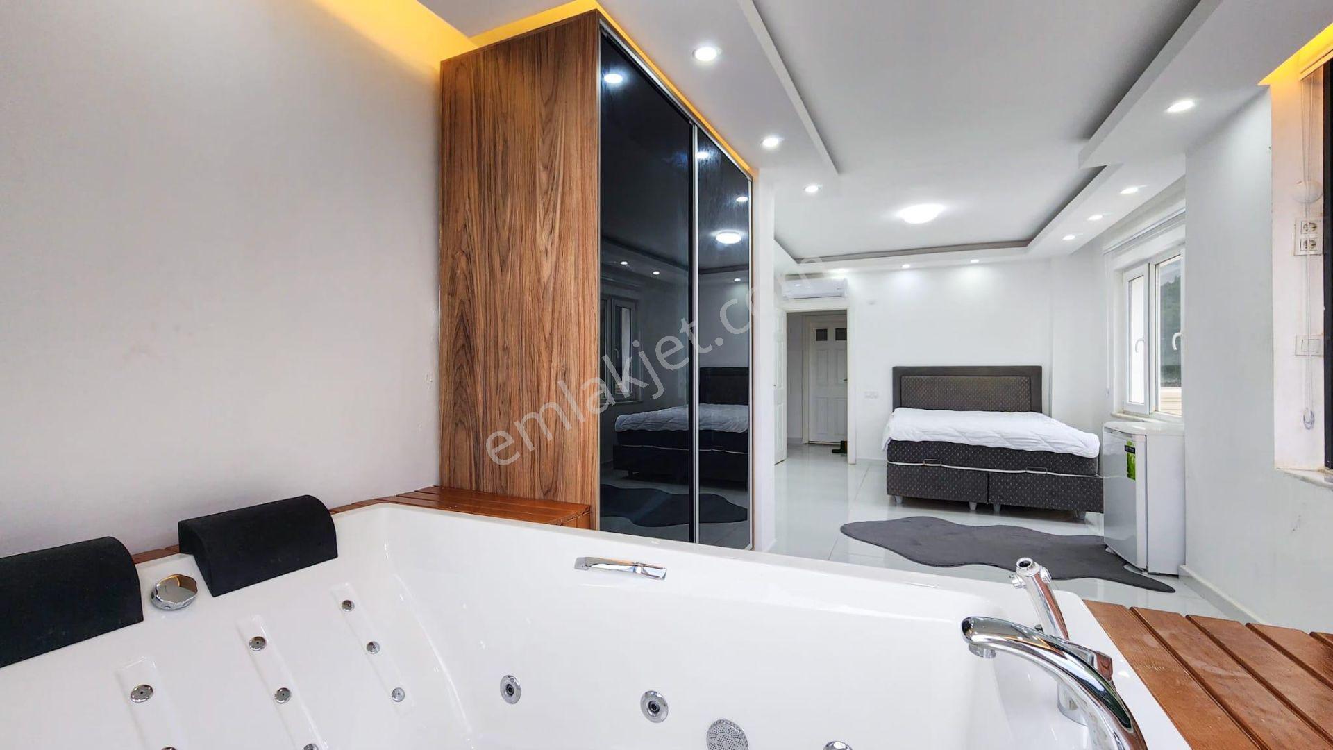 Alanya Tepede 4+1 İki Katlı Ozel Sauna 330 M2 Satılık Villa - Görsel 17