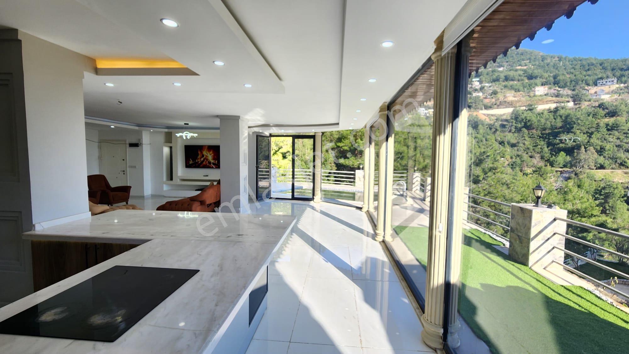 Alanya Tepede 4+1 İki Katlı Ozel Sauna 330 M2 Satılık Villa - Görsel 9