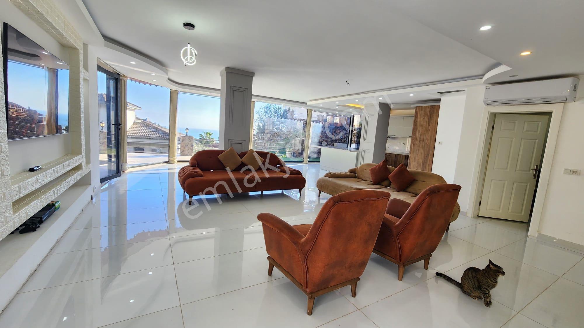 Alanya Tepede 4+1 İki Katlı Ozel Sauna 330 M2 Satılık Villa - Görsel 13