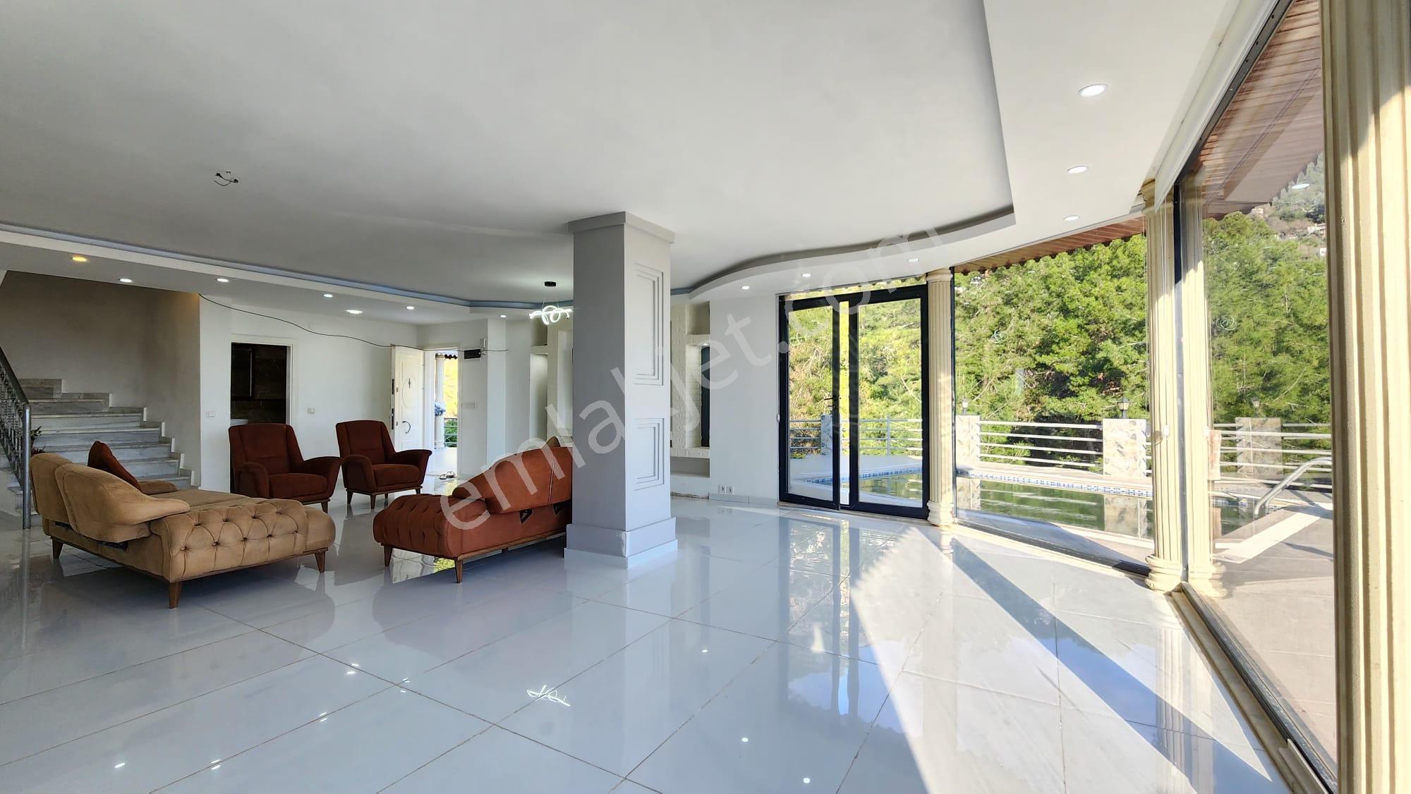 Alanya Tepede 4+1 İki Katlı Ozel Sauna 330 M2 Satılık Villa - Görsel 14