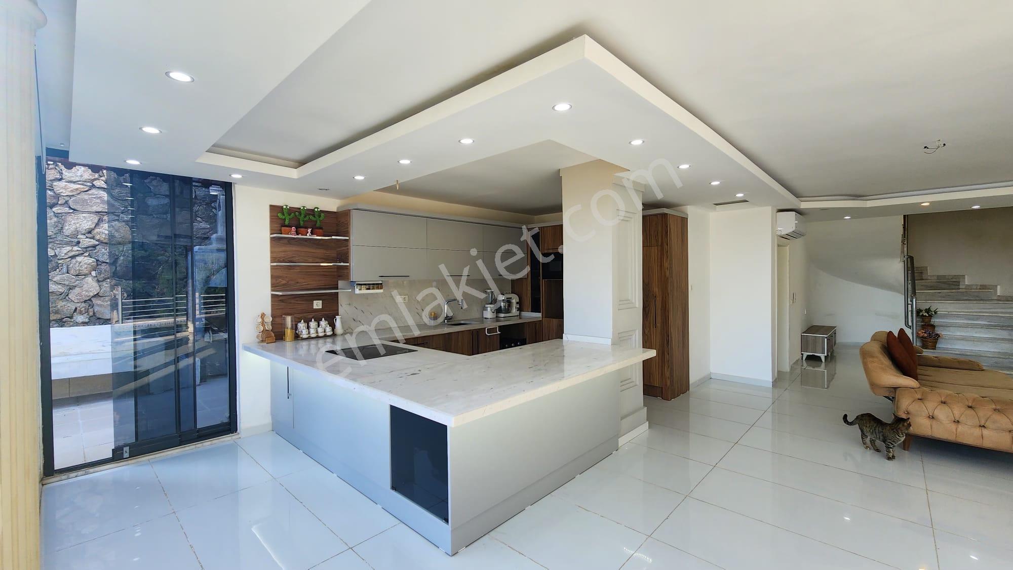 Alanya Tepede 4+1 İki Katlı Ozel Sauna 330 M2 Satılık Villa - Görsel 8