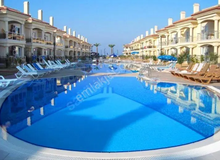 Sunset Beach Club’ta Denize Sıfır 2+1 Dubleks | Eşyalı | Jakuzi & Havuz Manzaralı - Görsel 2