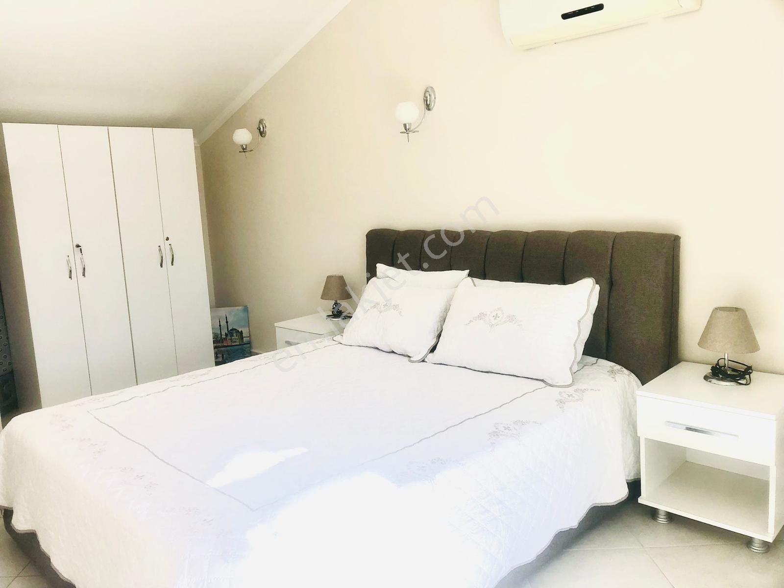 Sunset Beach Club’ta Denize Sıfır 2+1 Dubleks | Eşyalı | Jakuzi & Havuz Manzaralı - Görsel 11