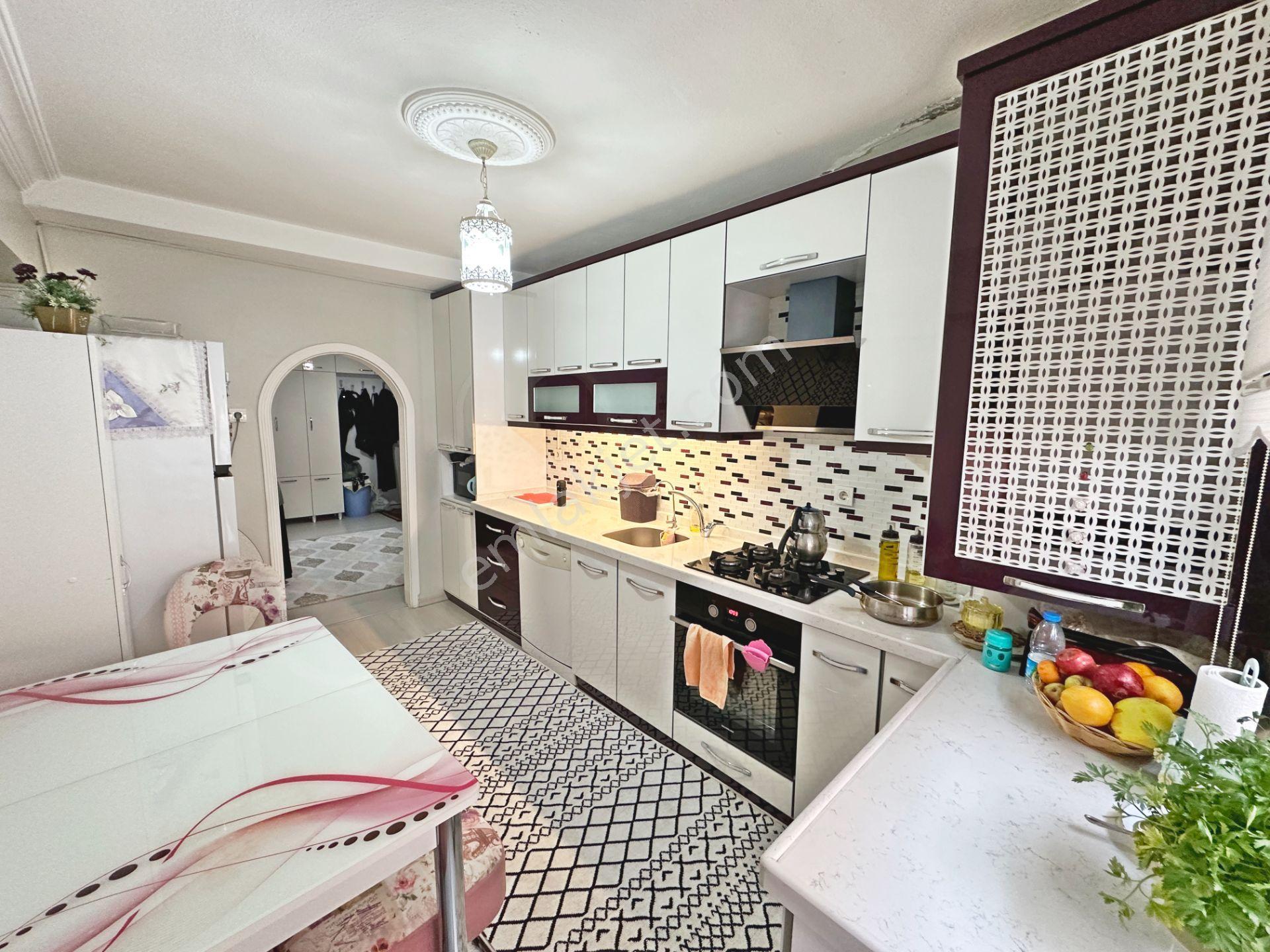 Dikimevi Metroya Yürüme Mesafesinde Manzaralı Full Yapılı Çift Balkonlu 3+1 Satılık Daire - Görsel 17