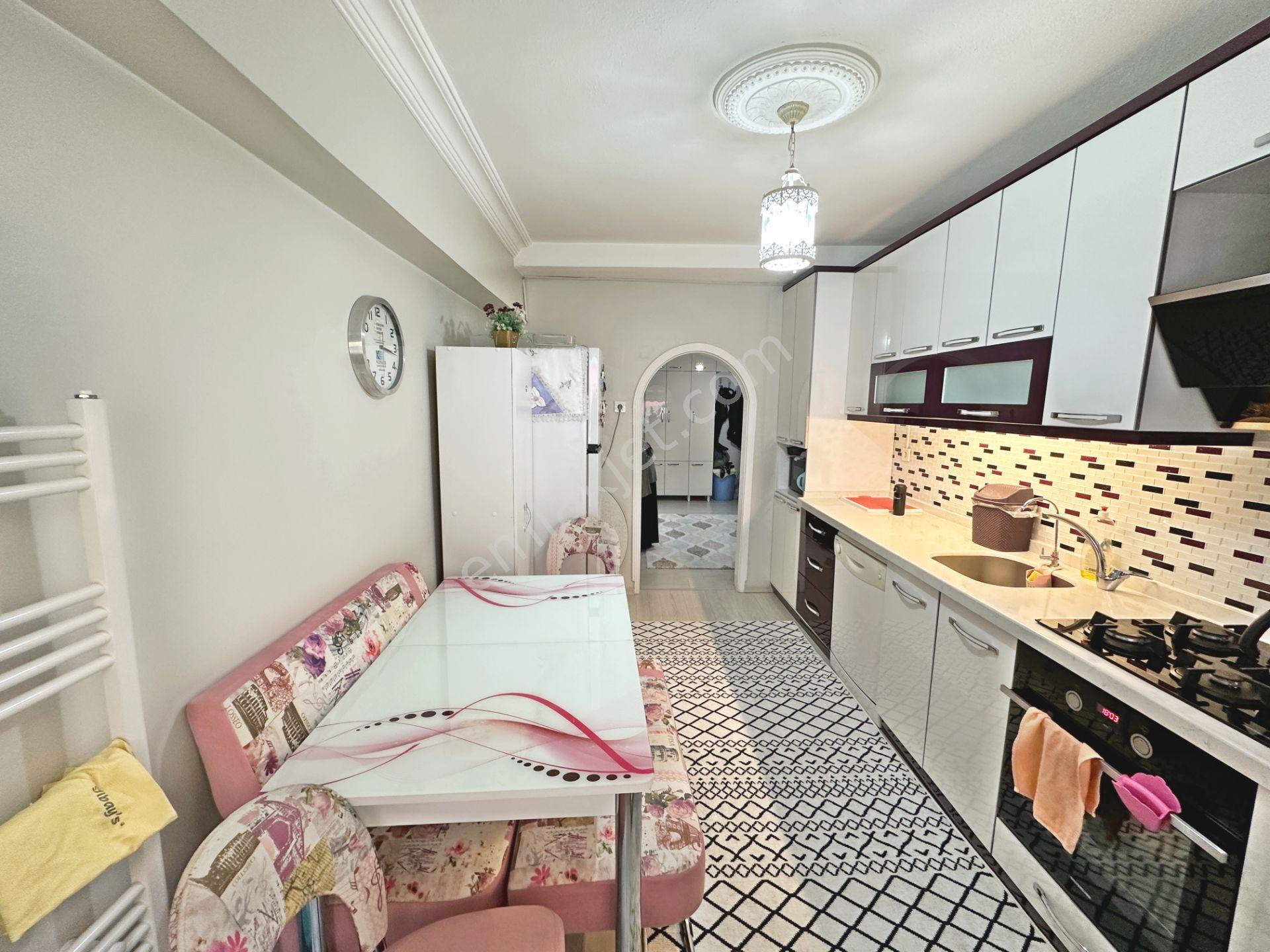 Dikimevi Metroya Yürüme Mesafesinde Manzaralı Full Yapılı Çift Balkonlu 3+1 Satılık Daire - Görsel 18