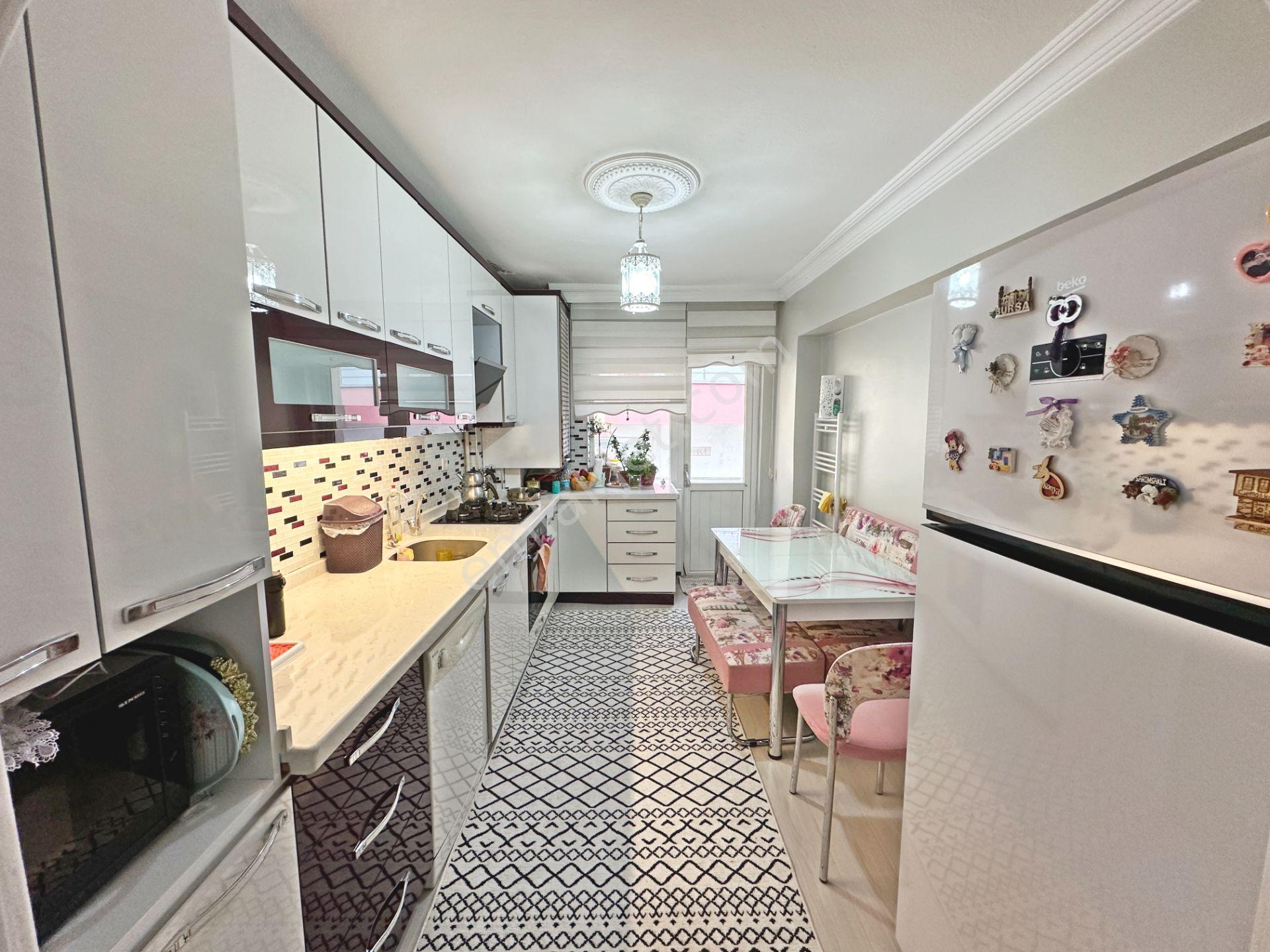 Dikimevi Metroya Yürüme Mesafesinde Manzaralı Full Yapılı Çift Balkonlu 3+1 Satılık Daire - Görsel 14