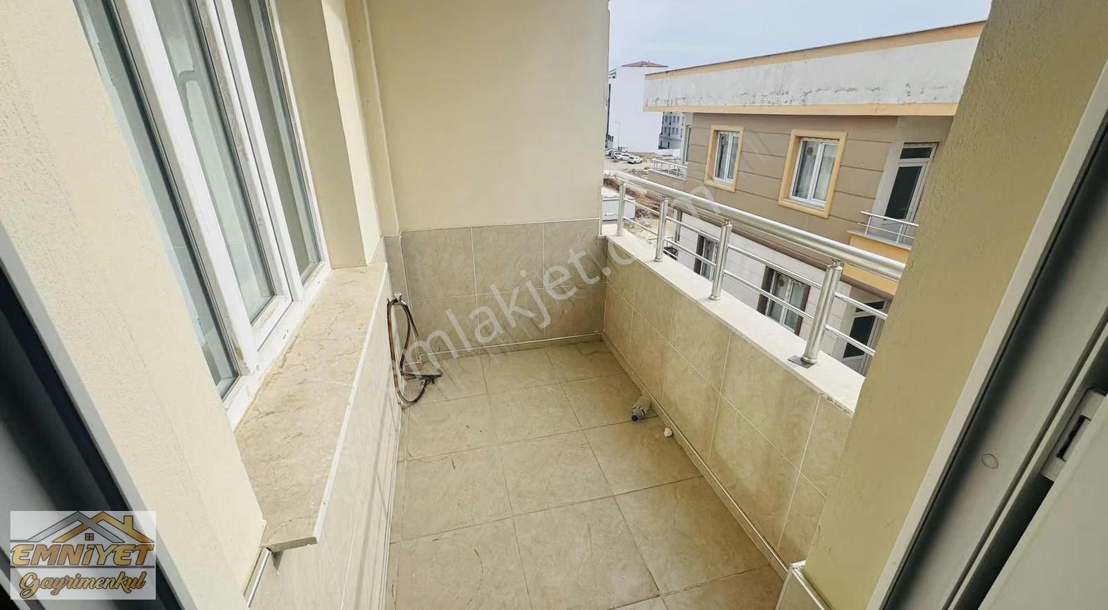 Kiralık Üniversite Yanında 1+1 Eşyalı Daire Ara Kat Balkonlu - Görsel 3