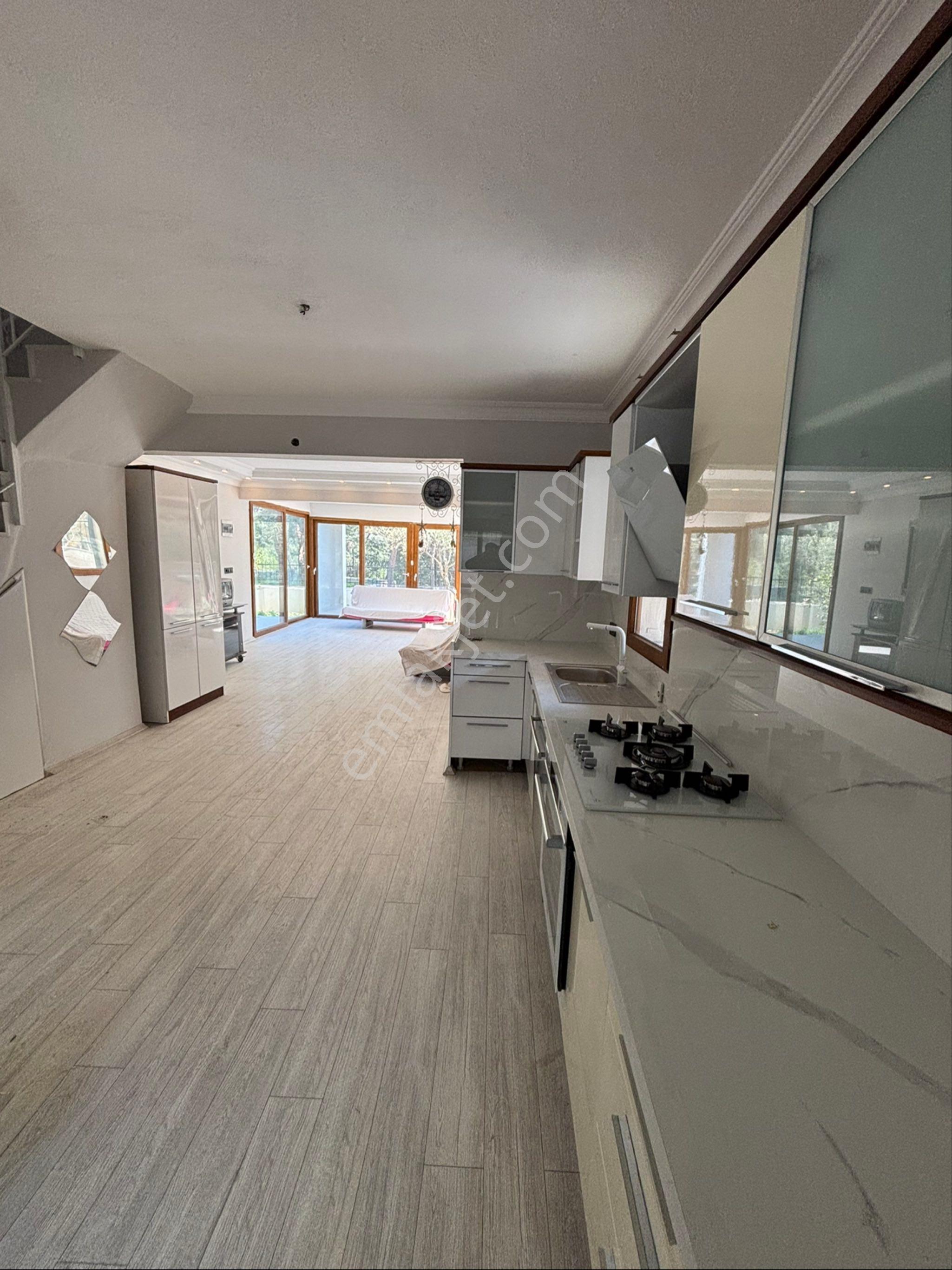 Kuşadasında Özel Havuzlu Sürekli Kiralık Villa - Görsel 23