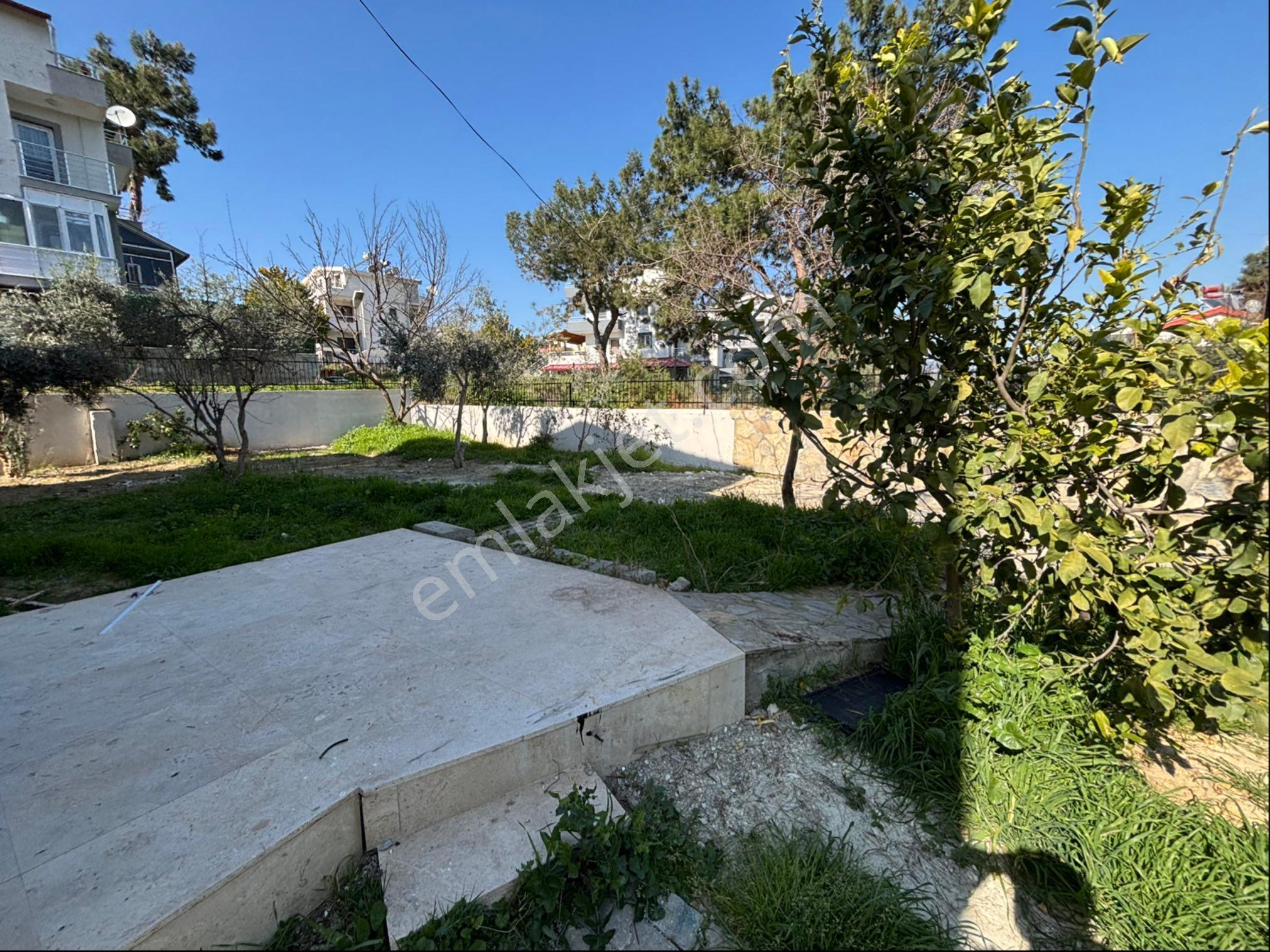 Kuşadasında Özel Havuzlu Sürekli Kiralık Villa - Görsel 19