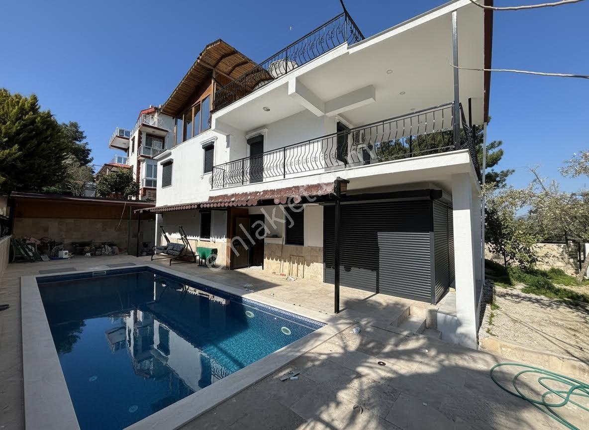 Kuşadasında Özel Havuzlu Sürekli Kiralık Villa - Görsel 14