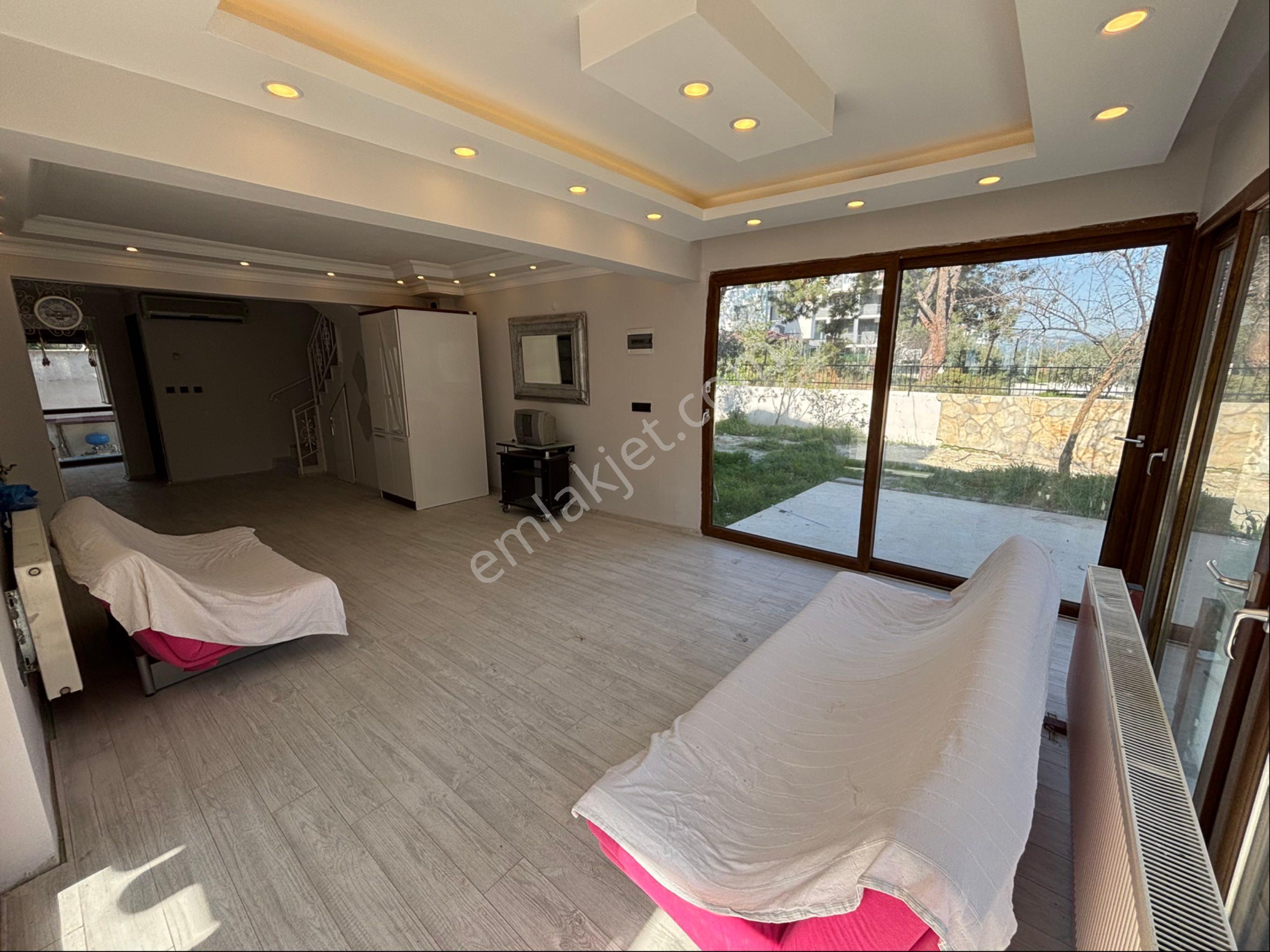 Kuşadasında Özel Havuzlu Sürekli Kiralık Villa - Görsel 16