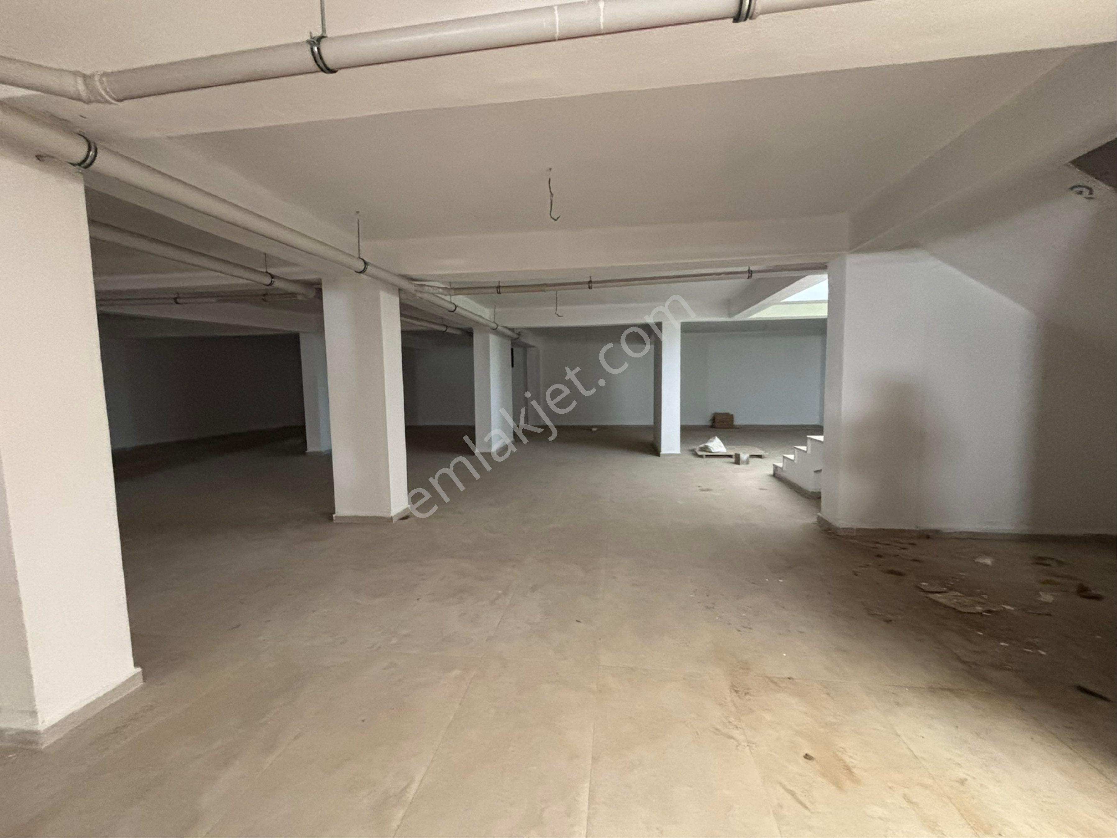 Ana Yol Üstü 30m Cepheli Kiralık Dükkan & Deposu - Görsel 8