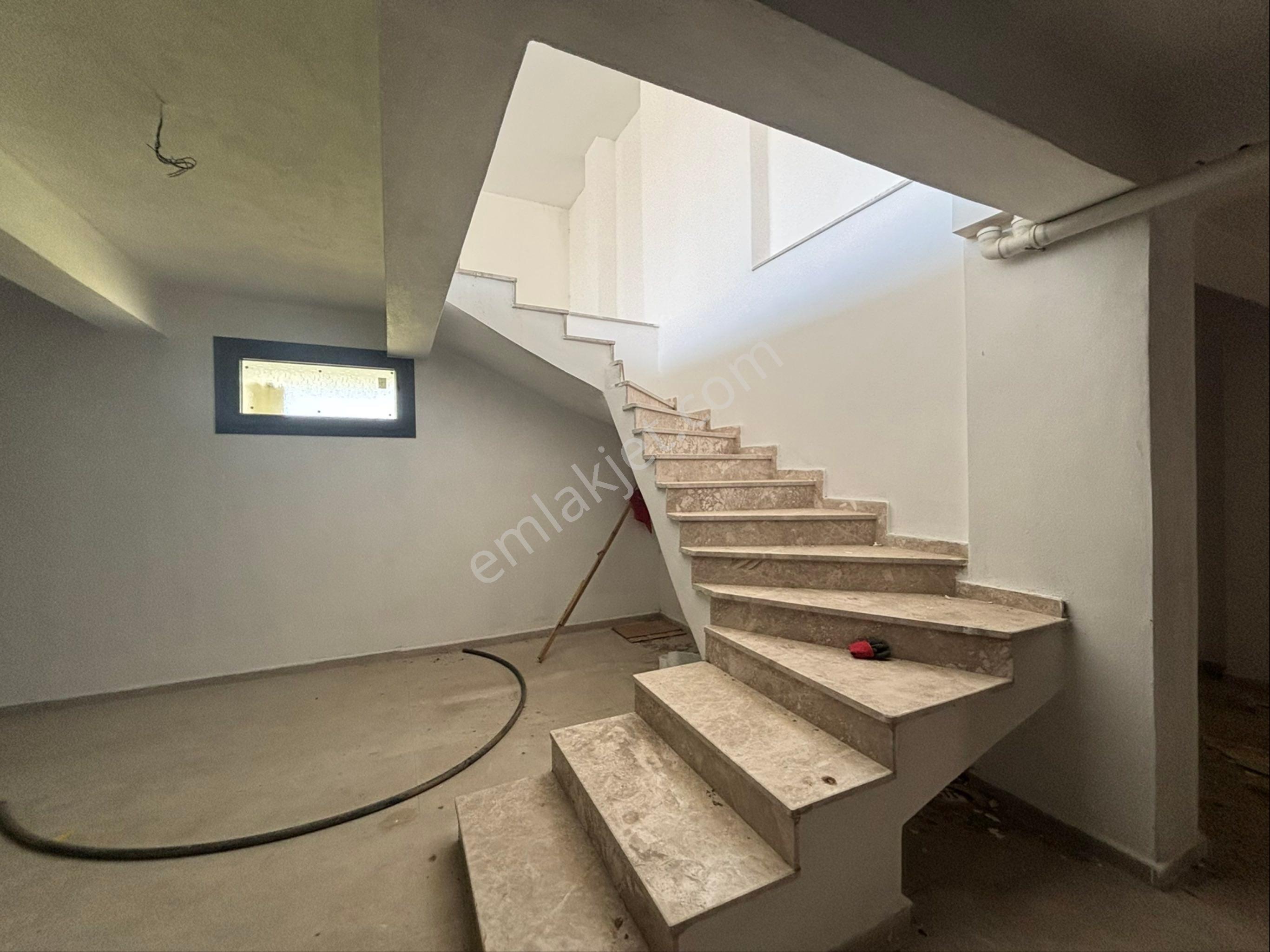 Ana Yol Üstü 30m Cepheli Kiralık Dükkan & Deposu - Görsel 7