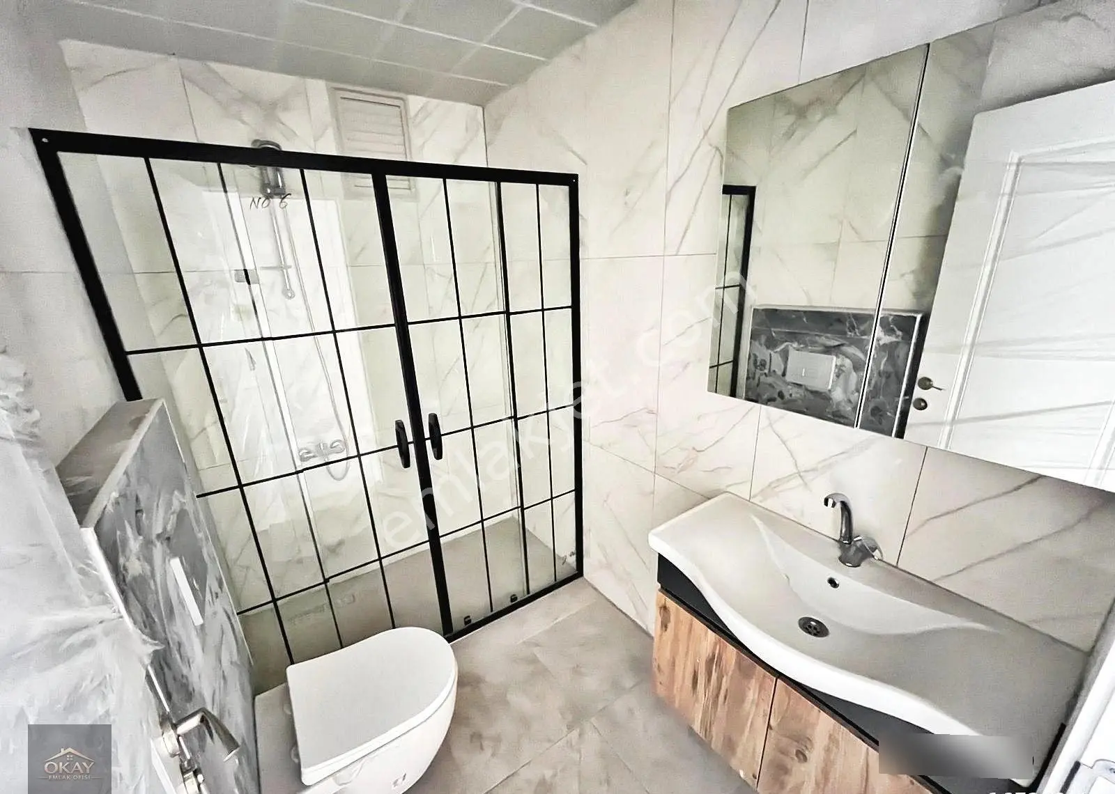 Ovacık'ta Giyinme Odalı E.banyolu Ara Kat 160 M2 Sıfır 4+1 Daire - Görsel 5