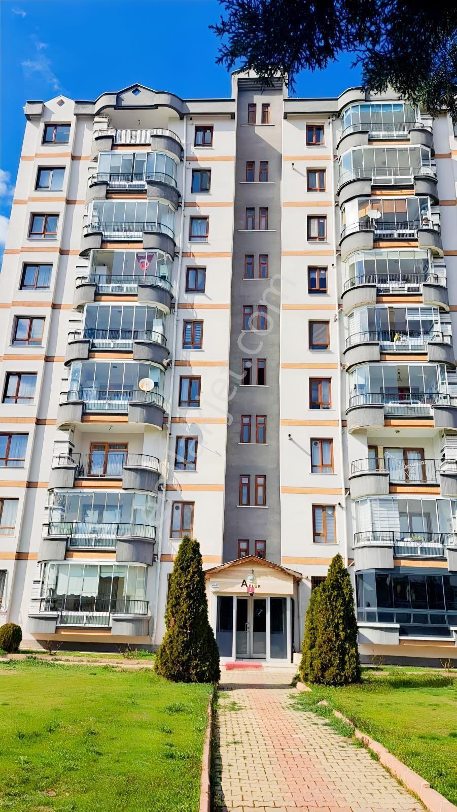 Kardelen Mahallesinde Yapılı Ebeveyn Banyolu 3+1 Satılık Daire - Görsel 13