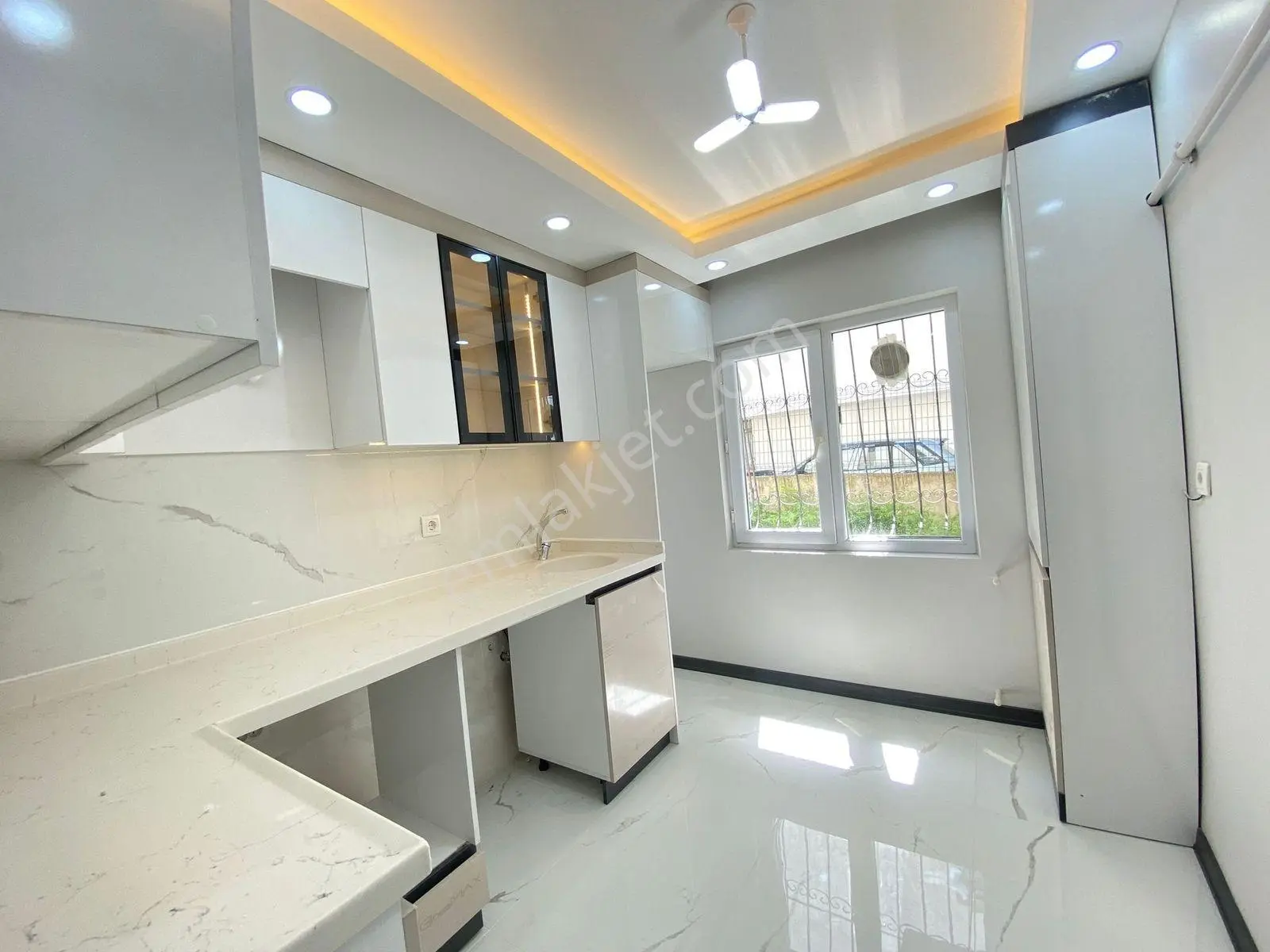 Süvari Mahallesi Yüksek Giriş İçi Full Yapılı 3+1 Satılık Daire