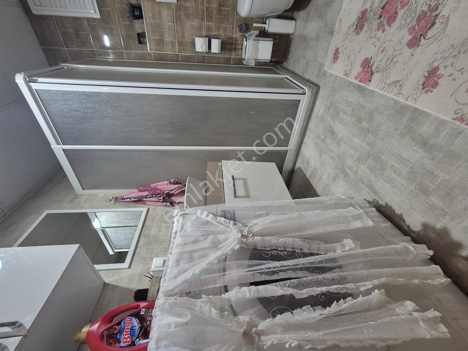 Gültepe'de 1+1 Lüks Eşyalı Geniş Oturumlu Cadde Üzeri Satılık Da - Görsel 18