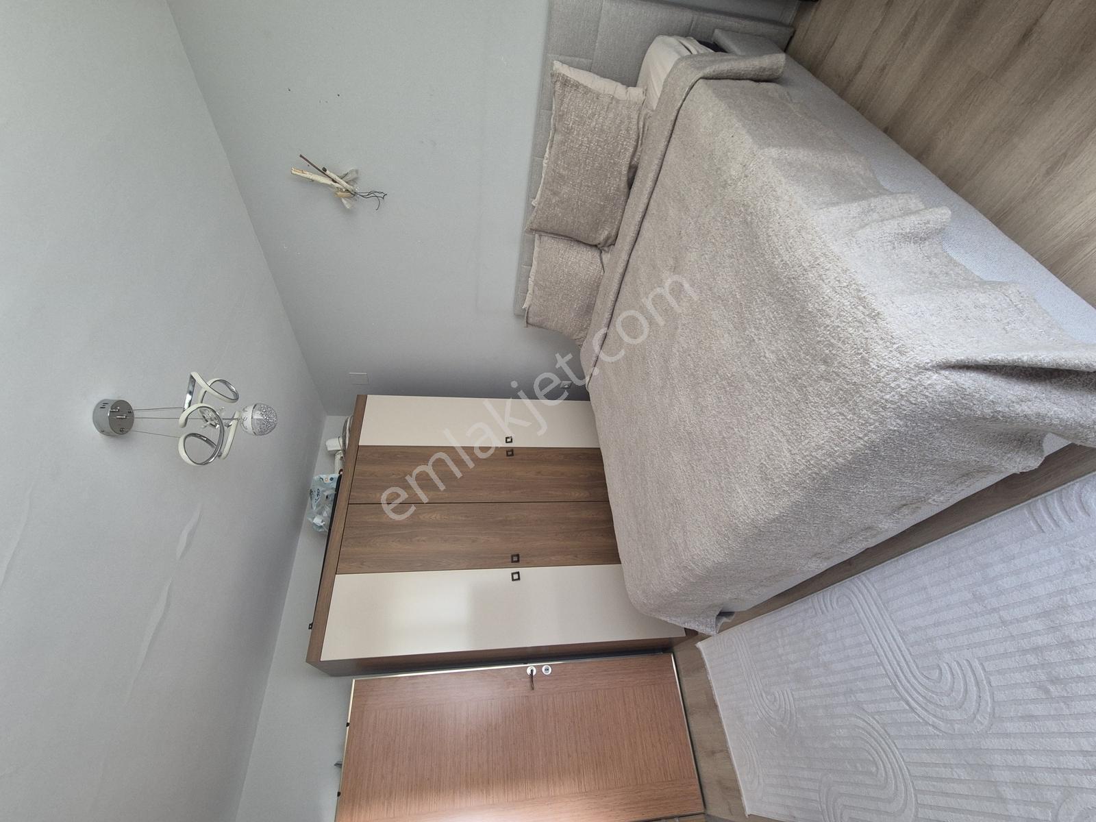 Gültepe'de 1+1 Lüks Eşyalı Geniş Oturumlu Cadde Üzeri Satılık Da - Görsel 15
