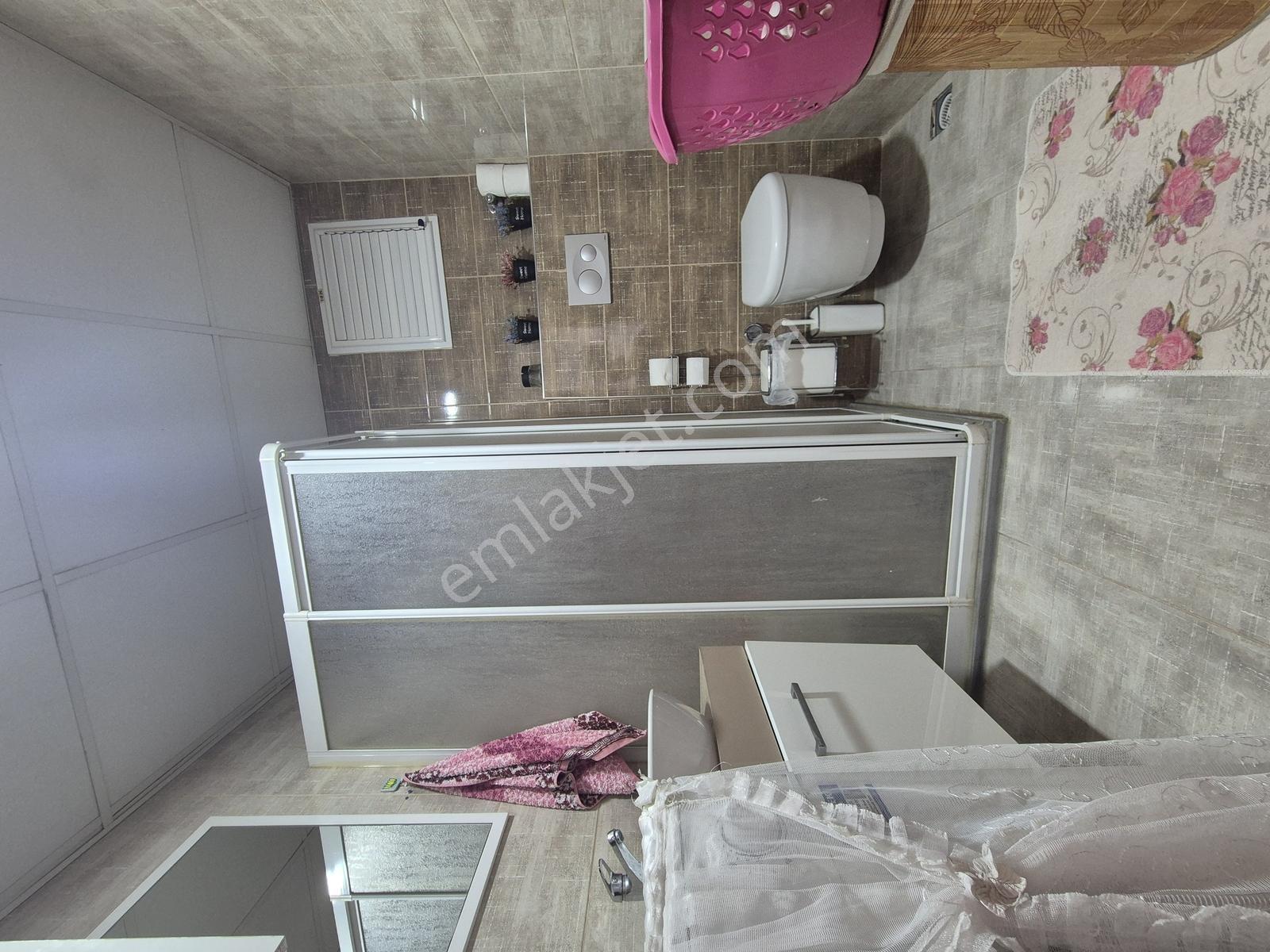 Gültepe'de 1+1 Lüks Eşyalı Geniş Oturumlu Cadde Üzeri Satılık Da - Görsel 16