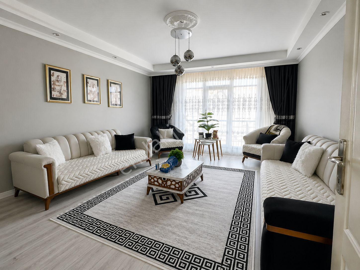 Üçevlerde Ferah 2+1 120 M² 4. Kat Avantajlı Satılık Daire