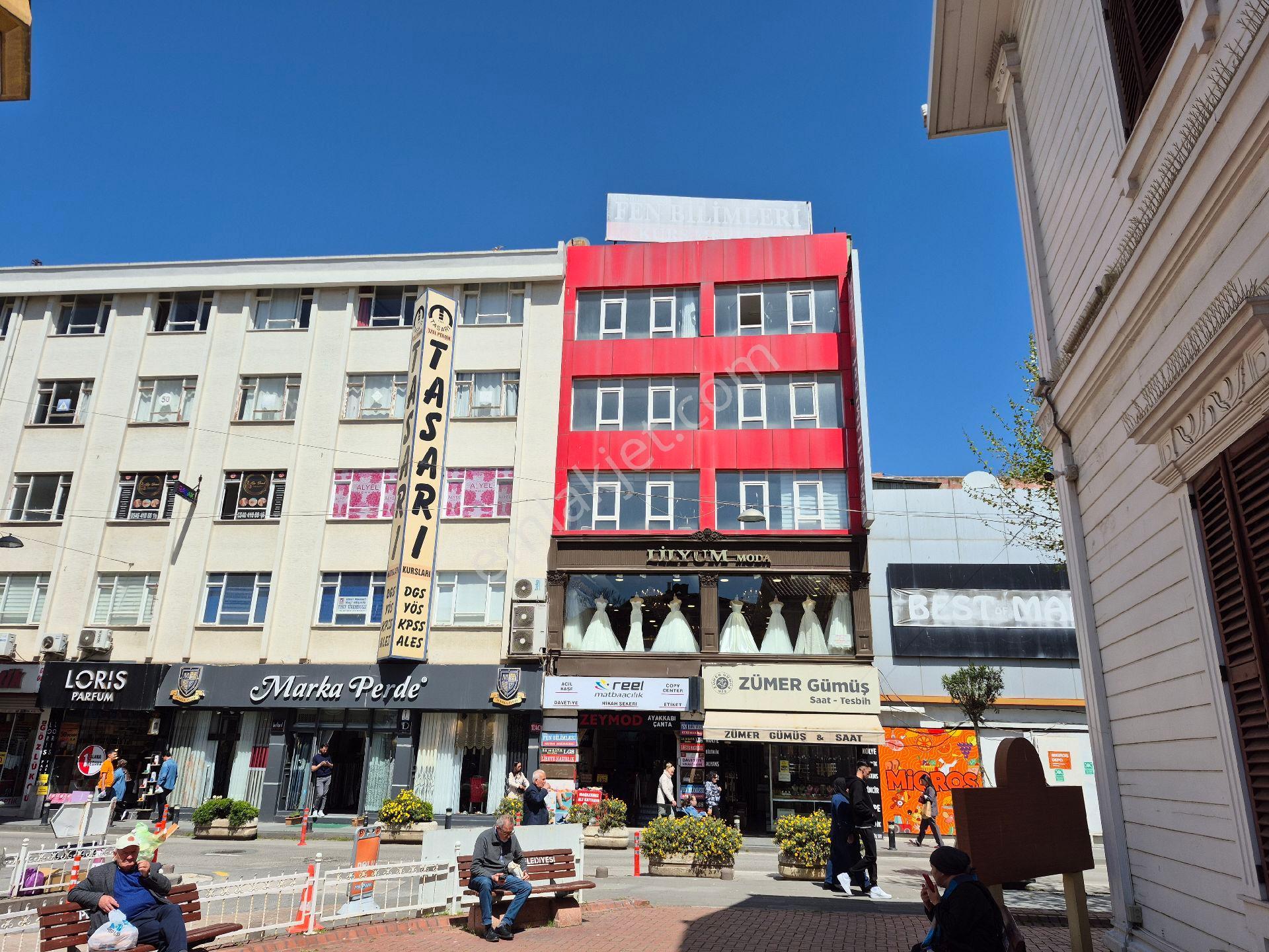 Pendik Çarşı'da Yatırımlık Komple Ofis Katı